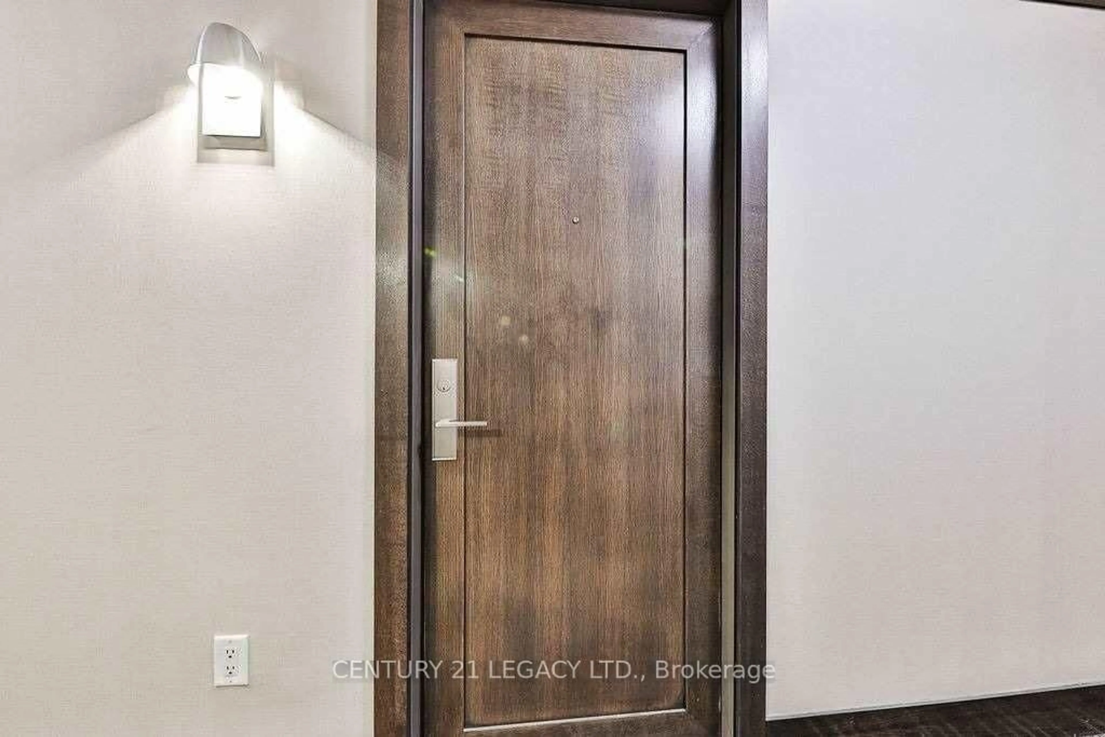 Indoor entryway for 20 Blue Jays Way #902, Toronto Ontario M5V 3W6