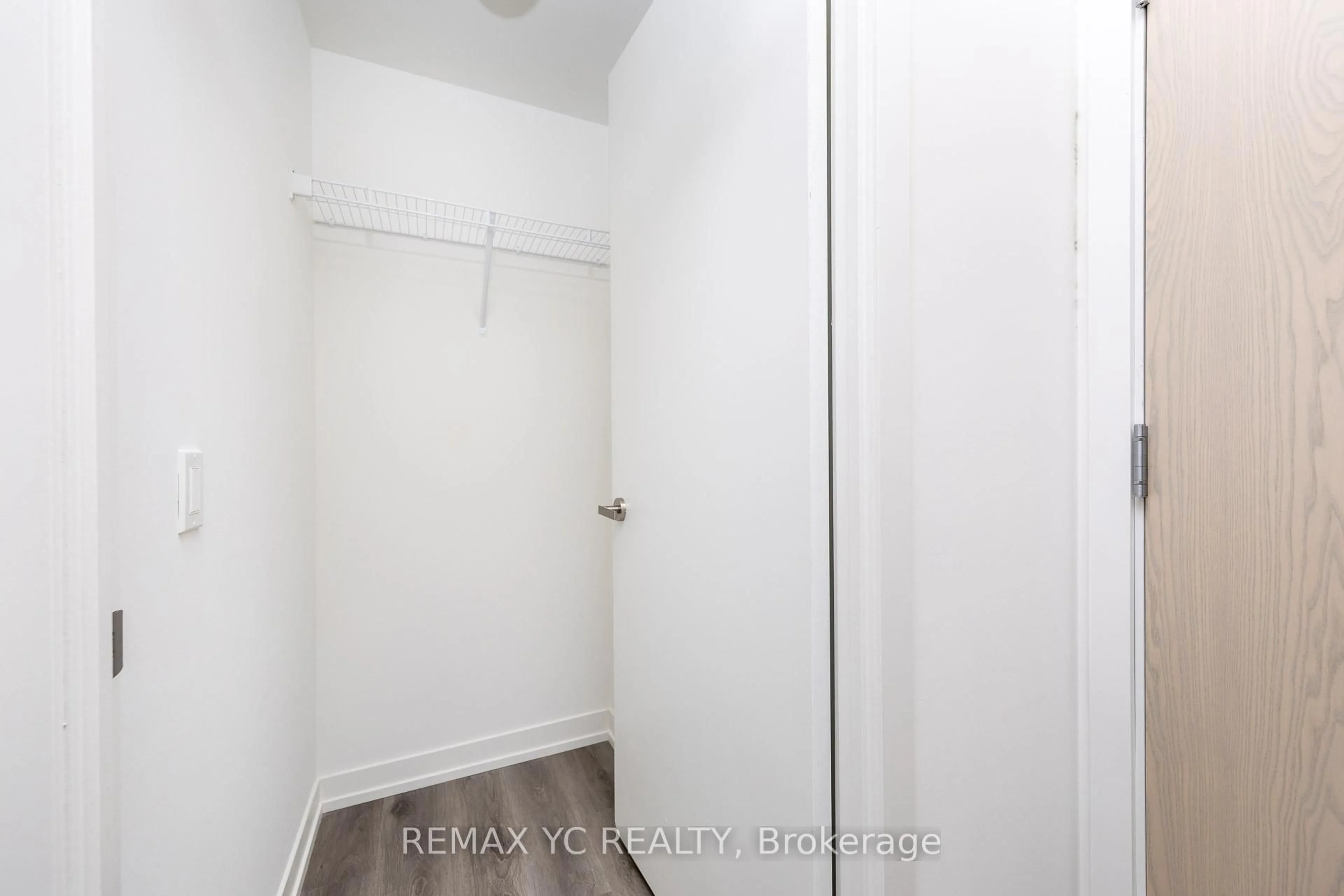 A pic of a room for 138 Downes St #7108, Toronto Ontario M5E 0E4