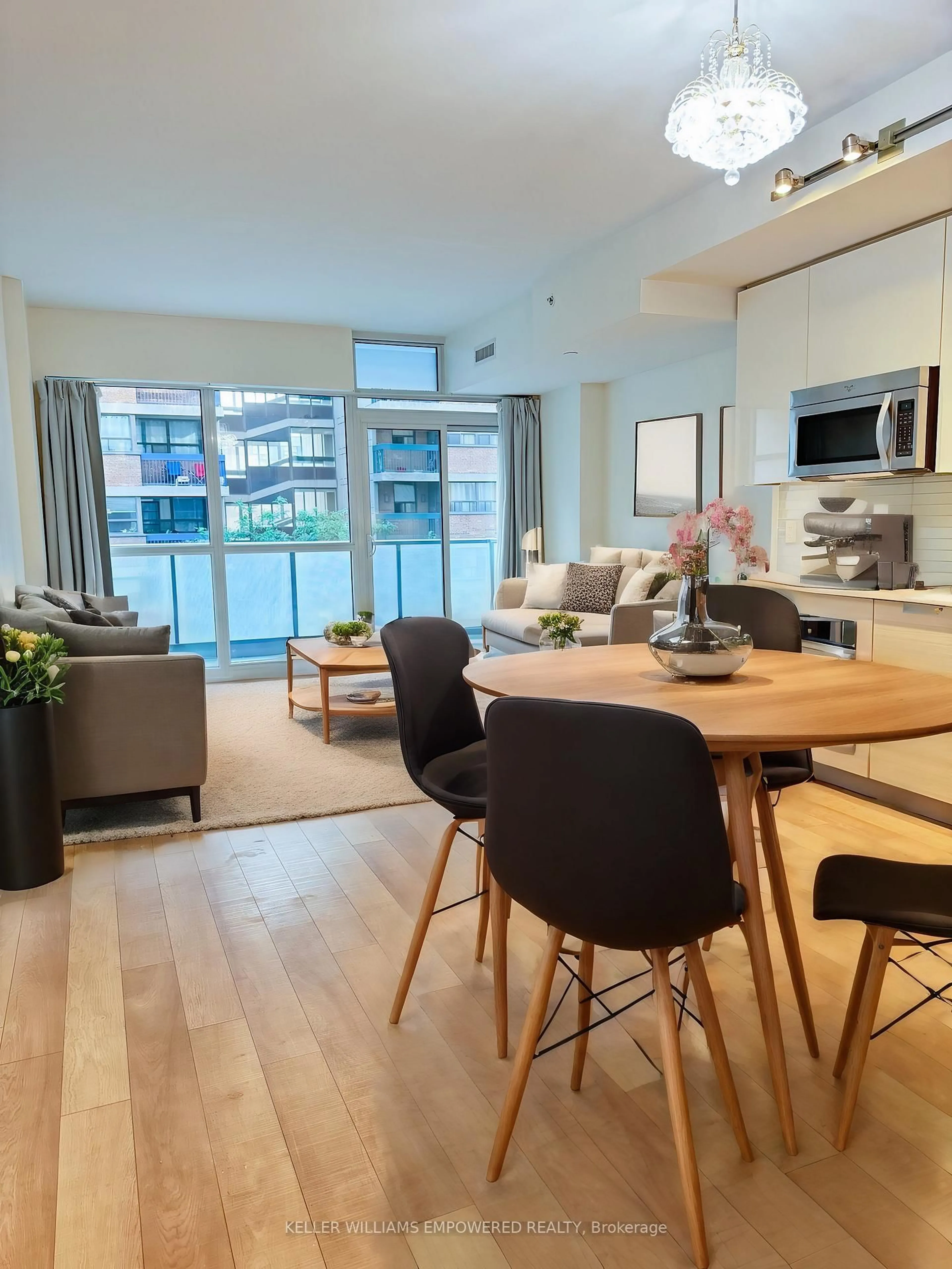 Unknown for 210 Simcoe St #406, Toronto Ontario M5T 0A9