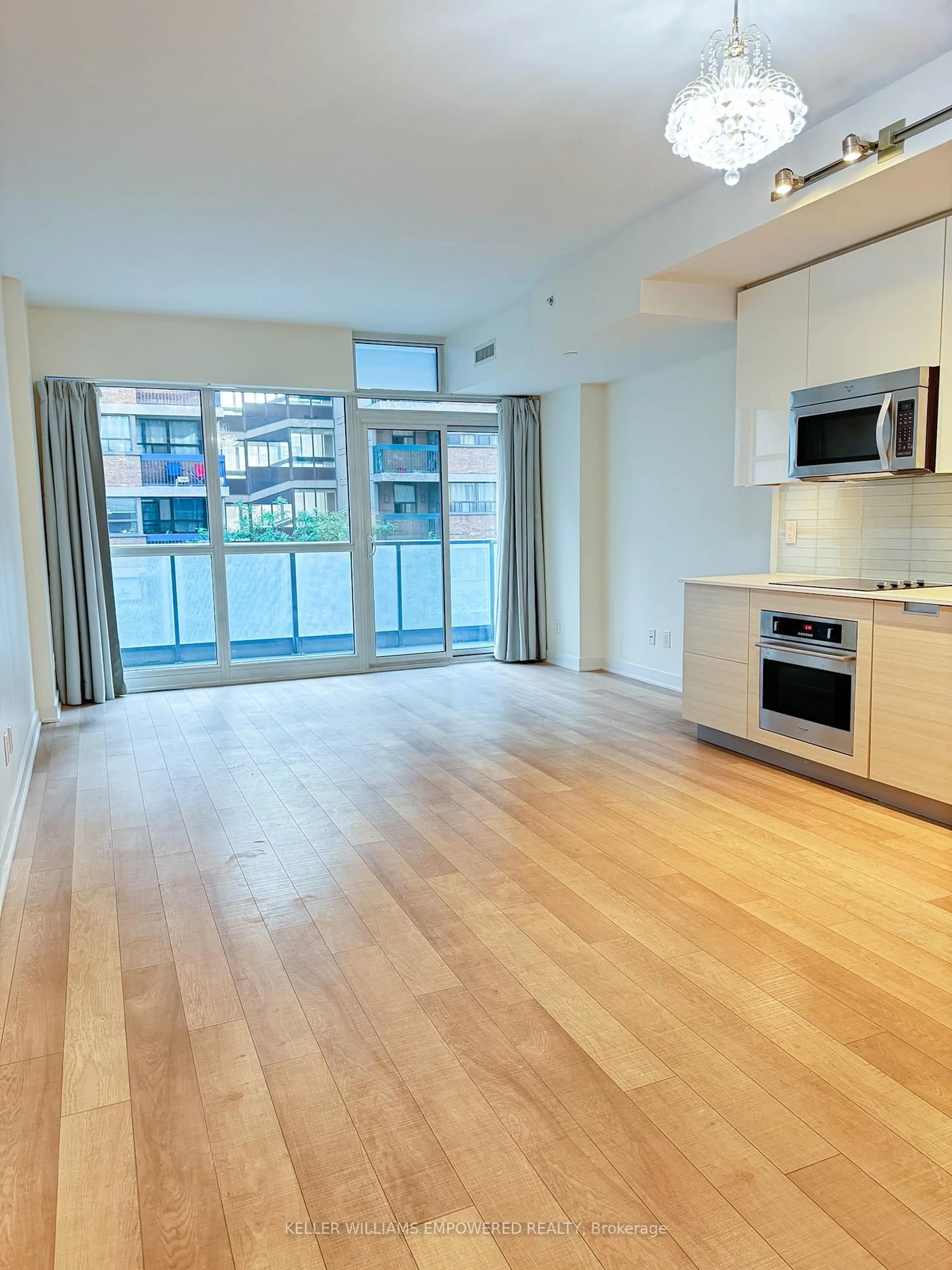 A pic of a room for 210 Simcoe St #406, Toronto Ontario M5T 0A9