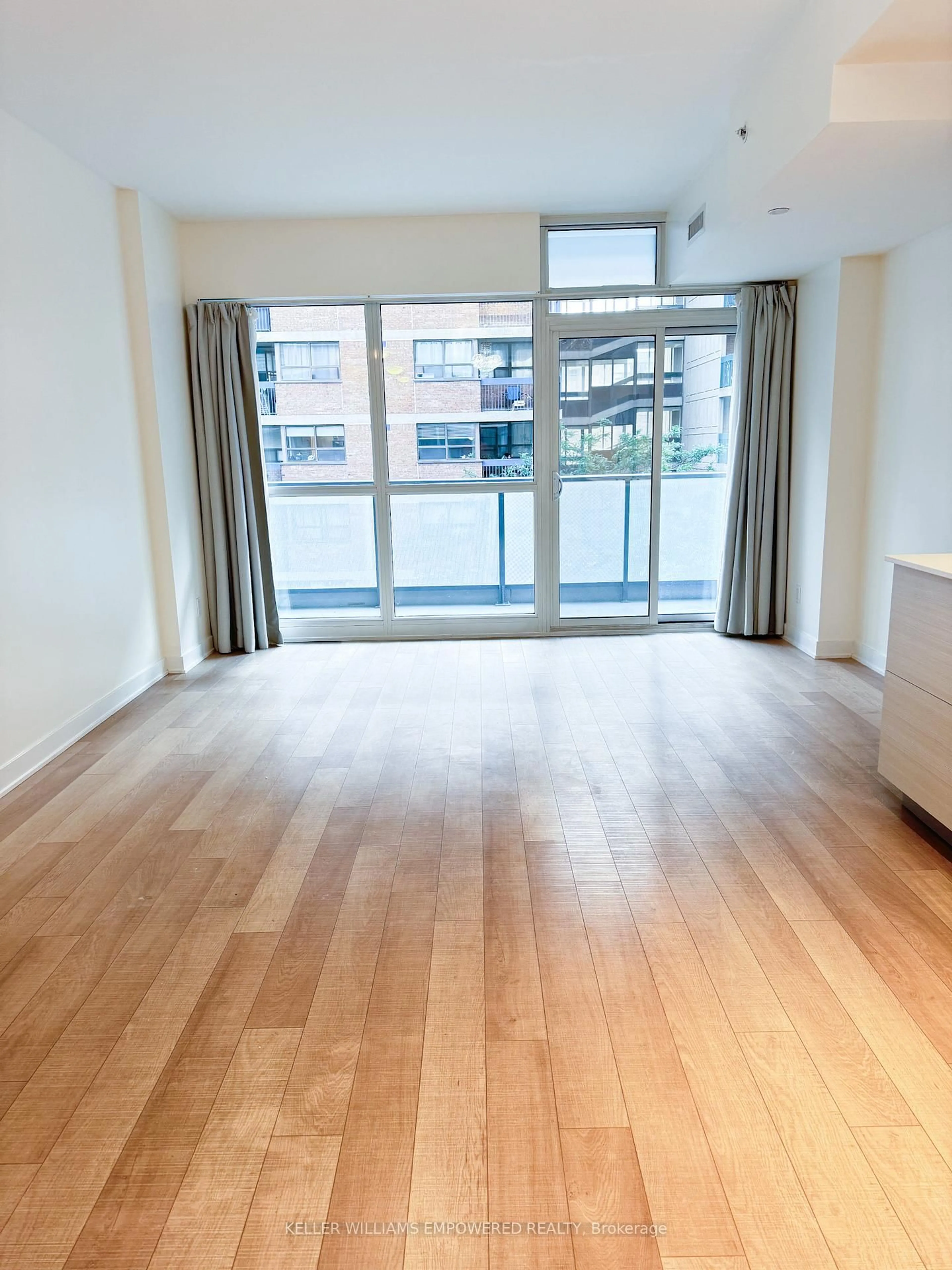 A pic of a room for 210 Simcoe St #406, Toronto Ontario M5T 0A9