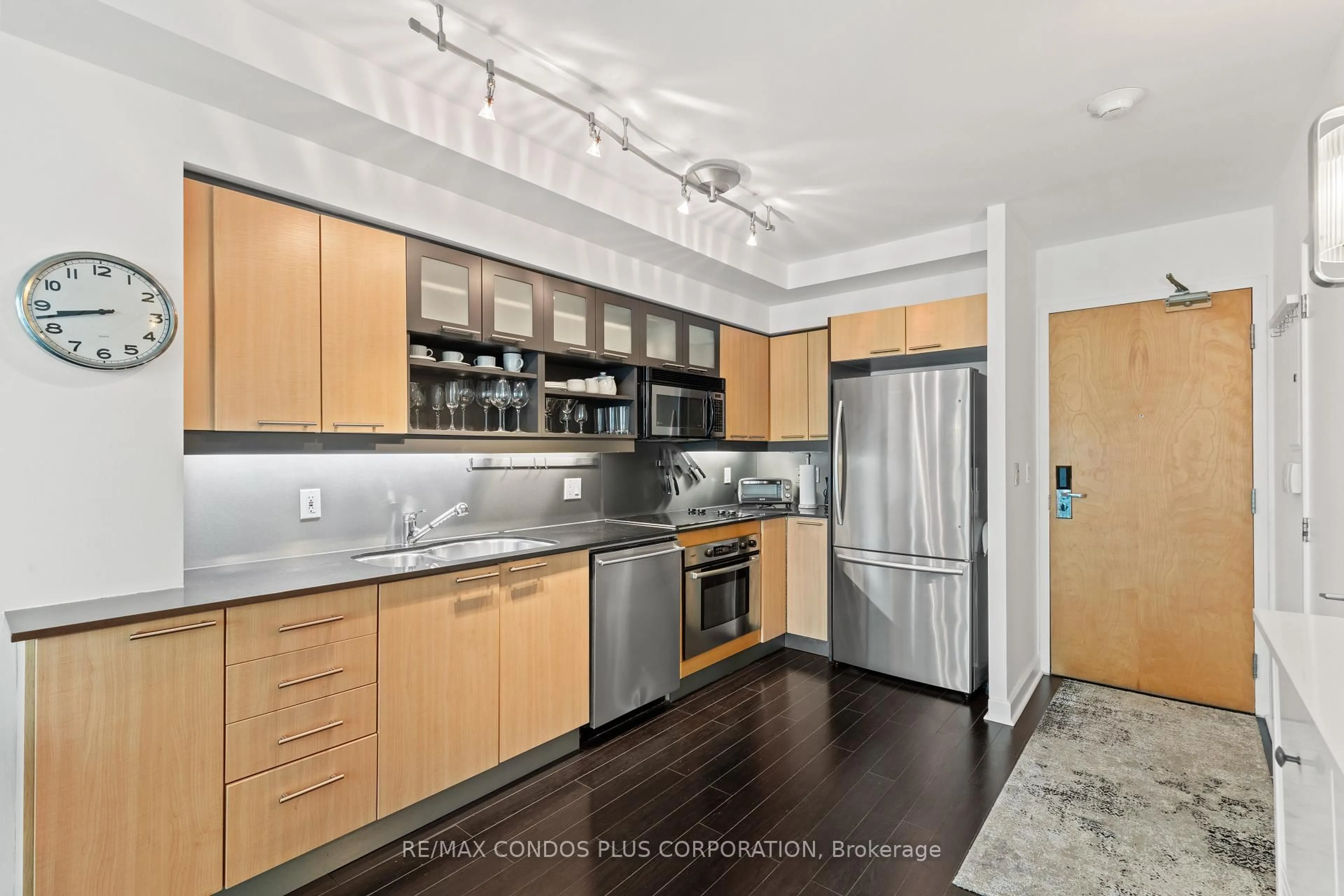 Unknown for 36 Blue Jays Way #930, Toronto Ontario M5V 3T3