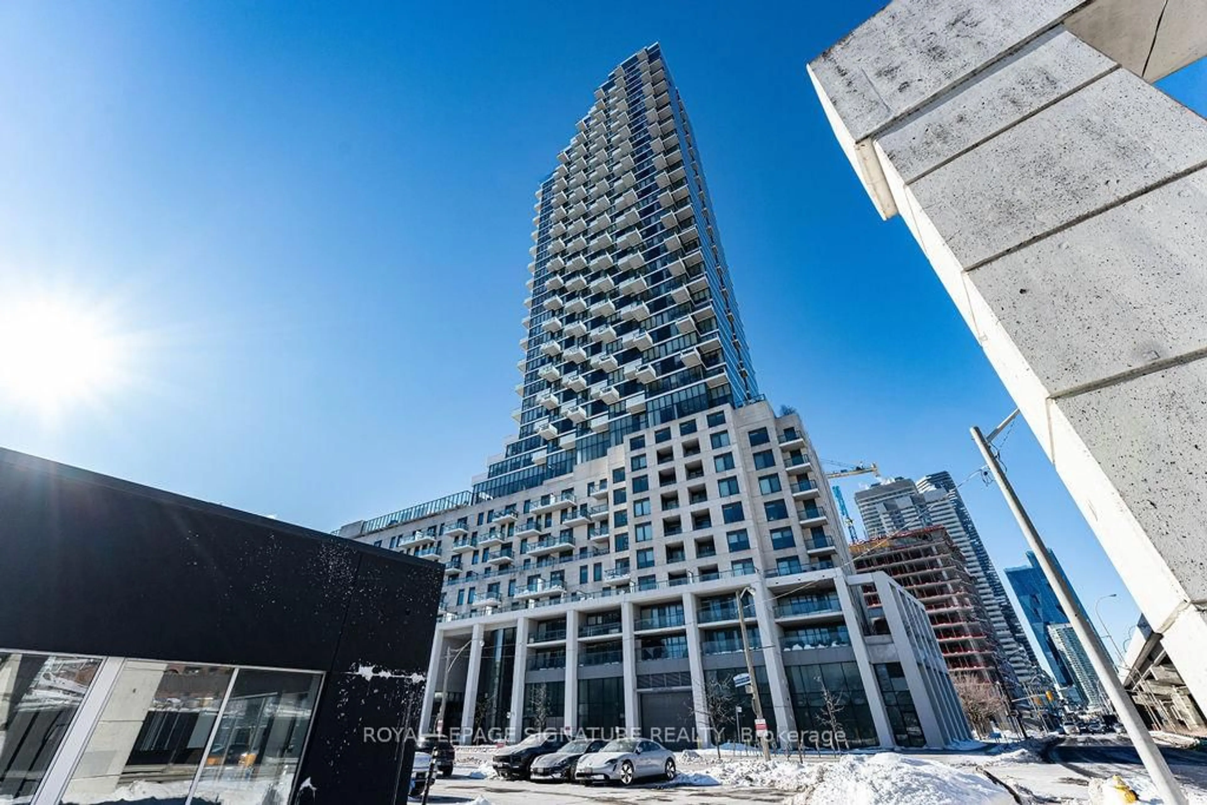 Indoor foyer for 16 Bonnycastle St #1510, Toronto Ontario M5A 4M6