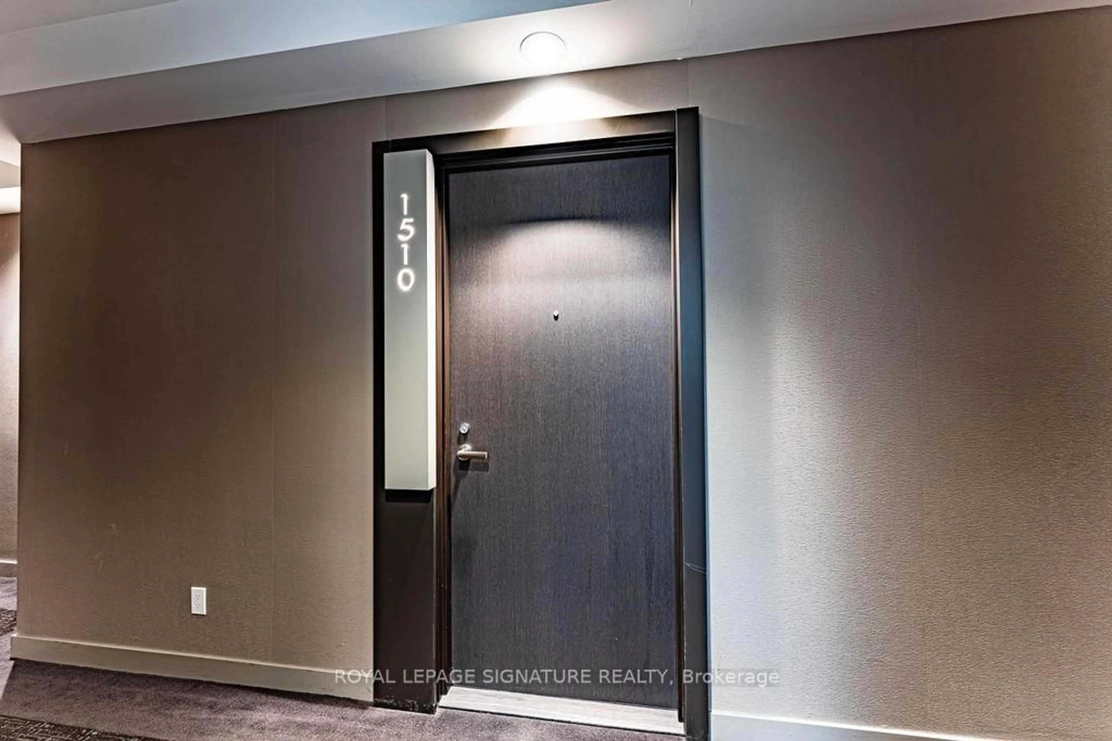 Indoor entryway for 16 Bonnycastle St #1510, Toronto Ontario M5A 4M6