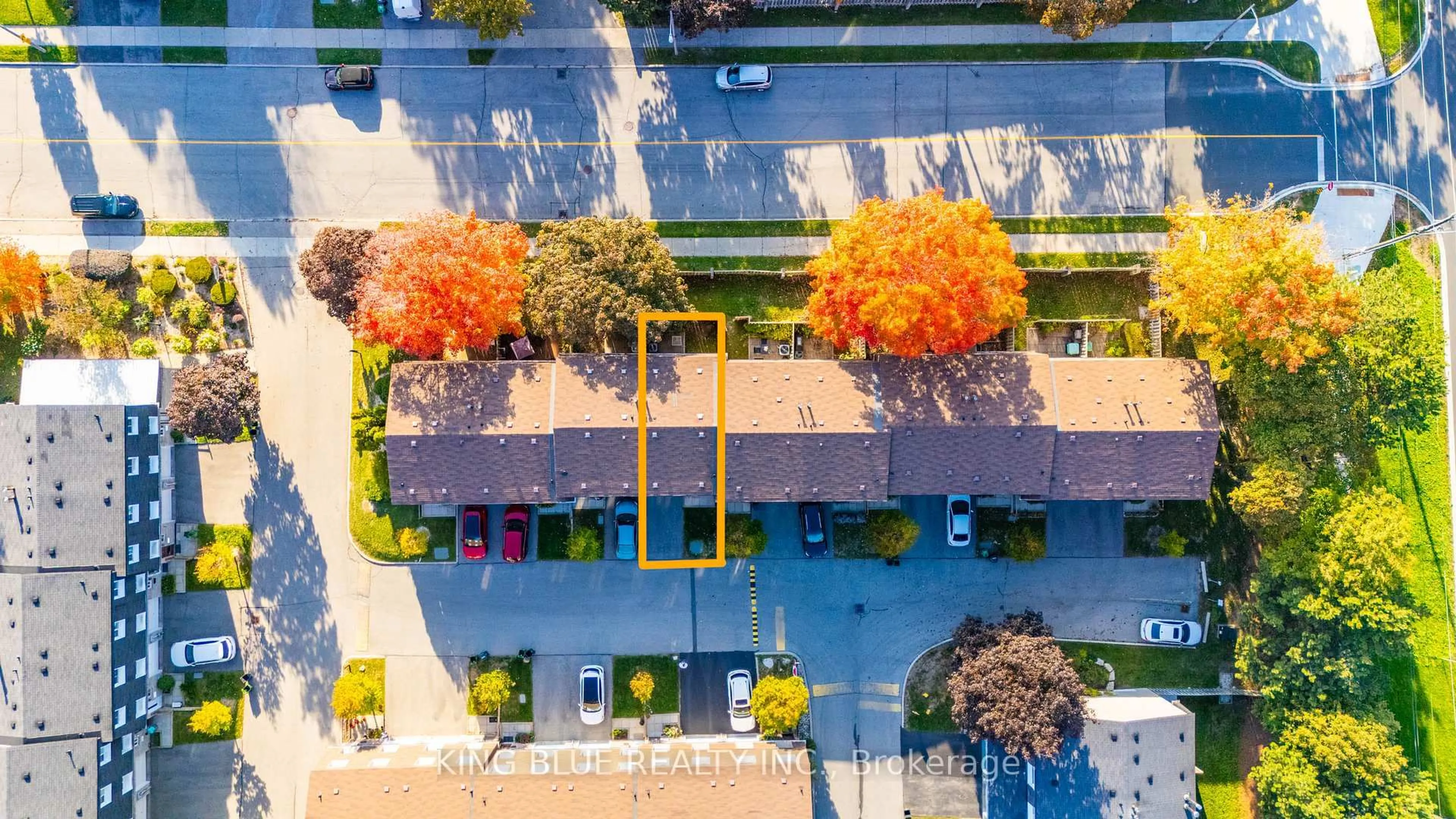 A pic from outside/outdoor area/front of a property/back of a property/a pic from drone, street for 26 Water Wheel Way, Toronto Ontario M2H 3E4