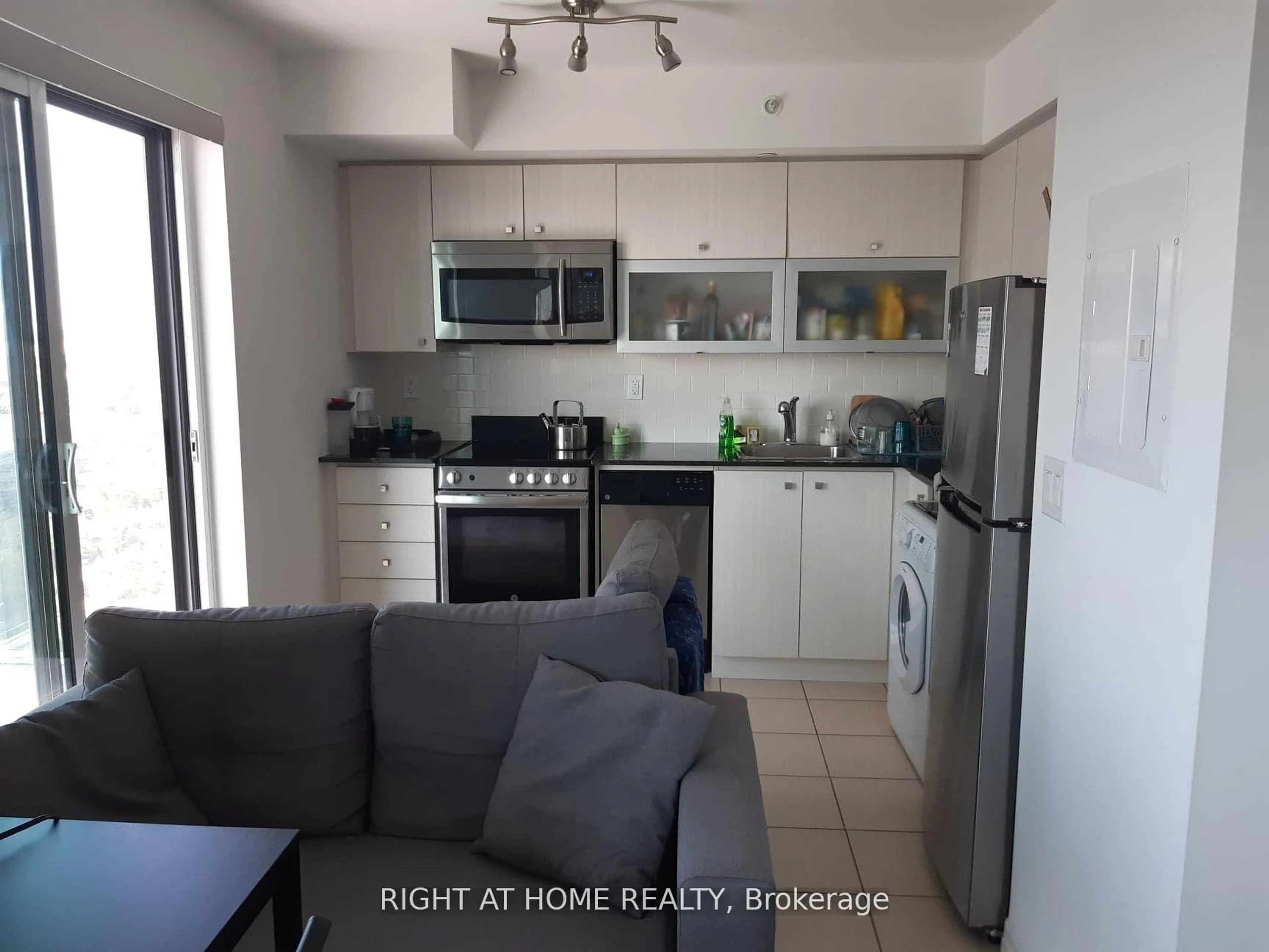 Standard kitchen, unknown for 275 Yorkland Rd #2803, Toronto Ontario M2J 0B4