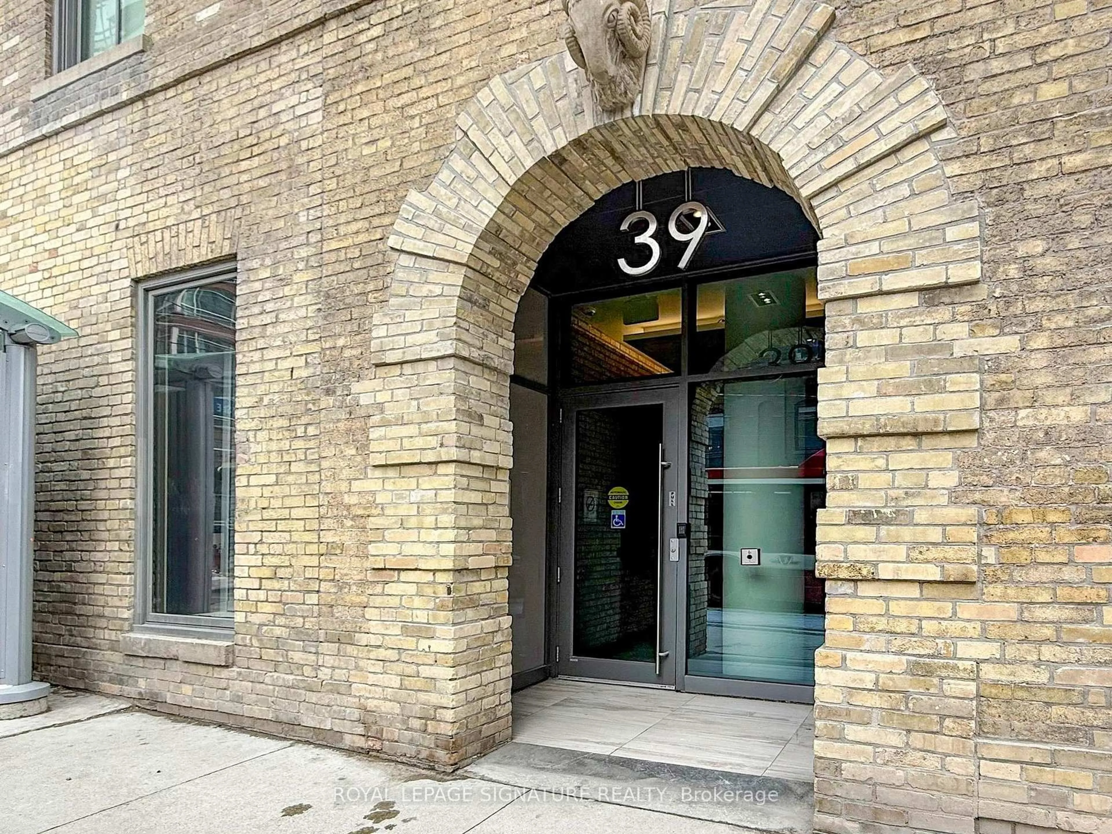 Indoor foyer for 39 Sherbourne St #508, Toronto Ontario M5A 0L8