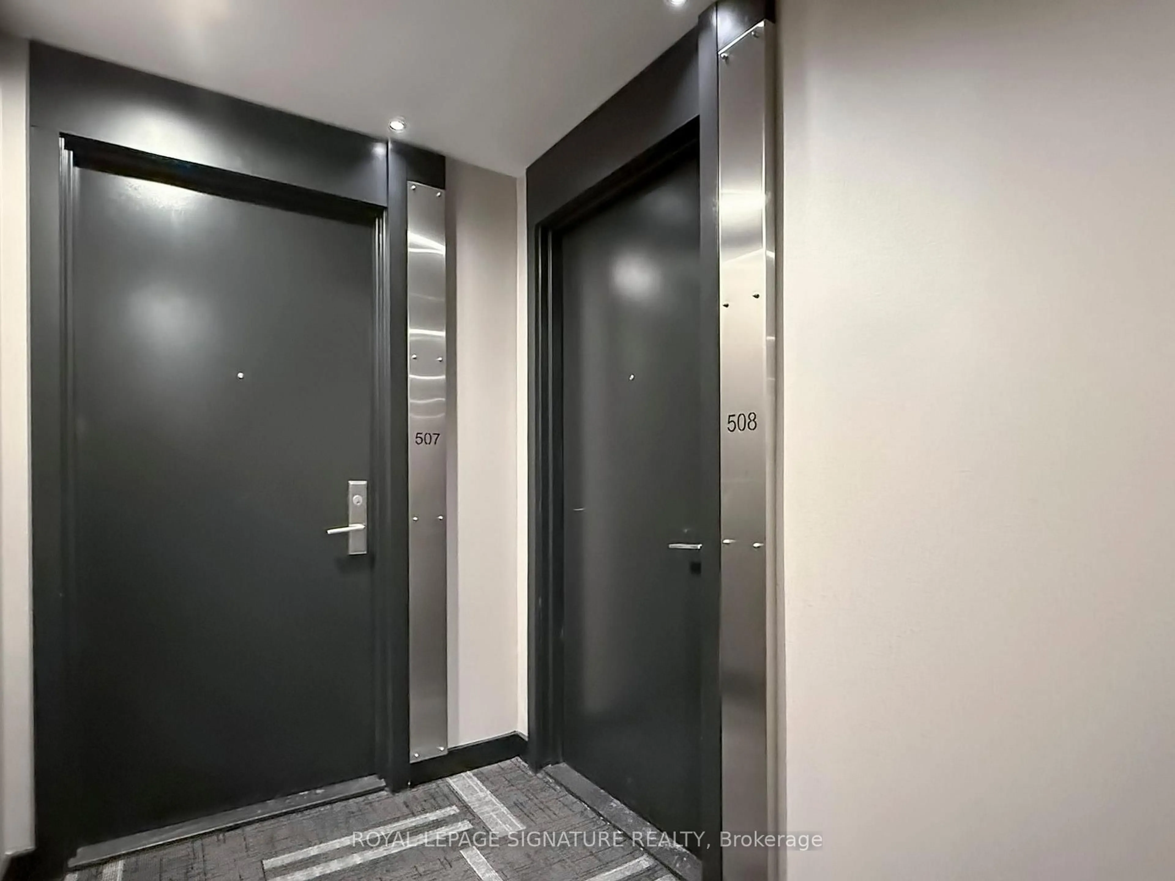 Indoor foyer for 39 Sherbourne St #508, Toronto Ontario M5A 0L8