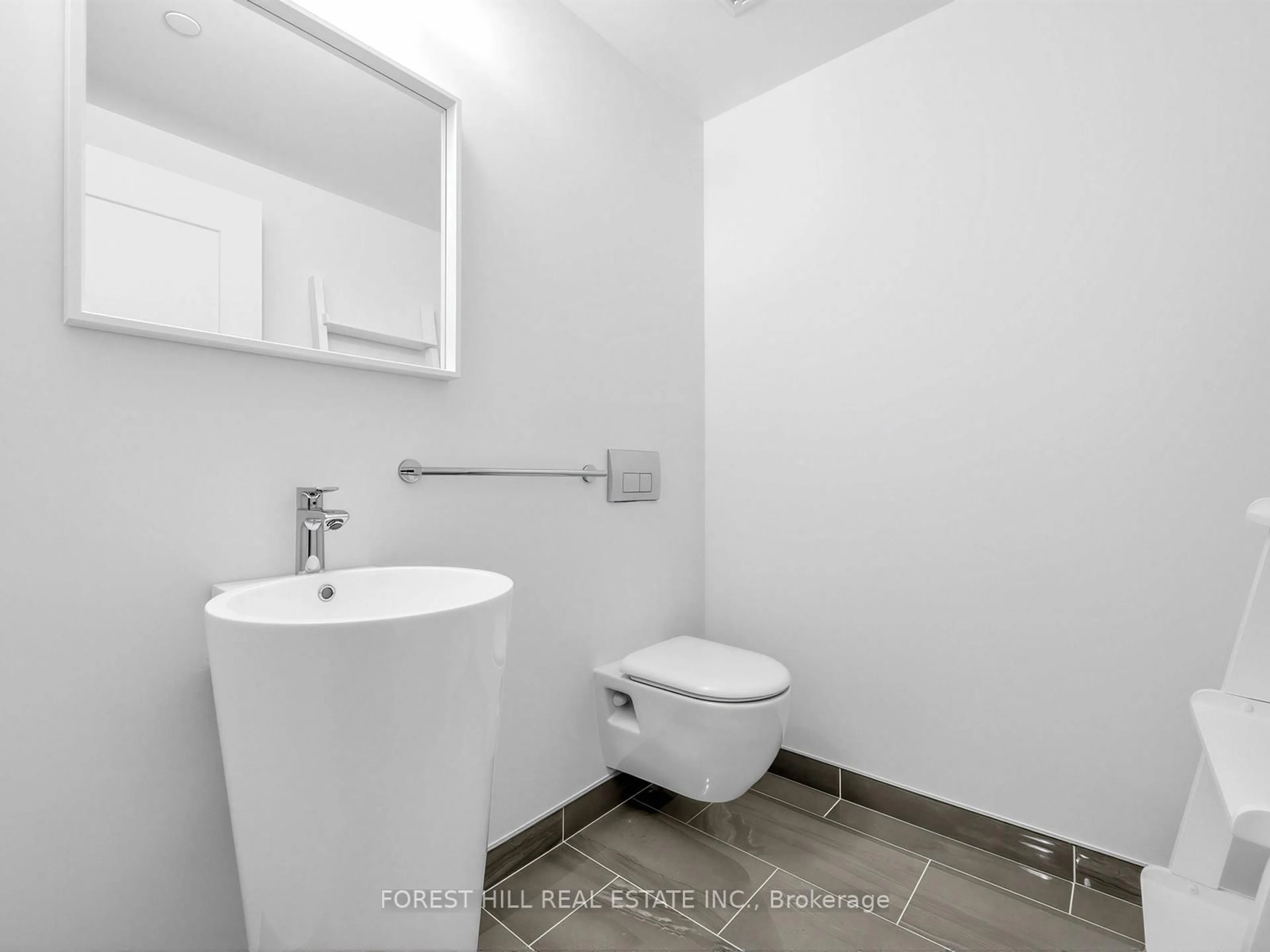 Standard bathroom, unknown for 6 Jackes Ave #513, Toronto Ontario M4T 0A5