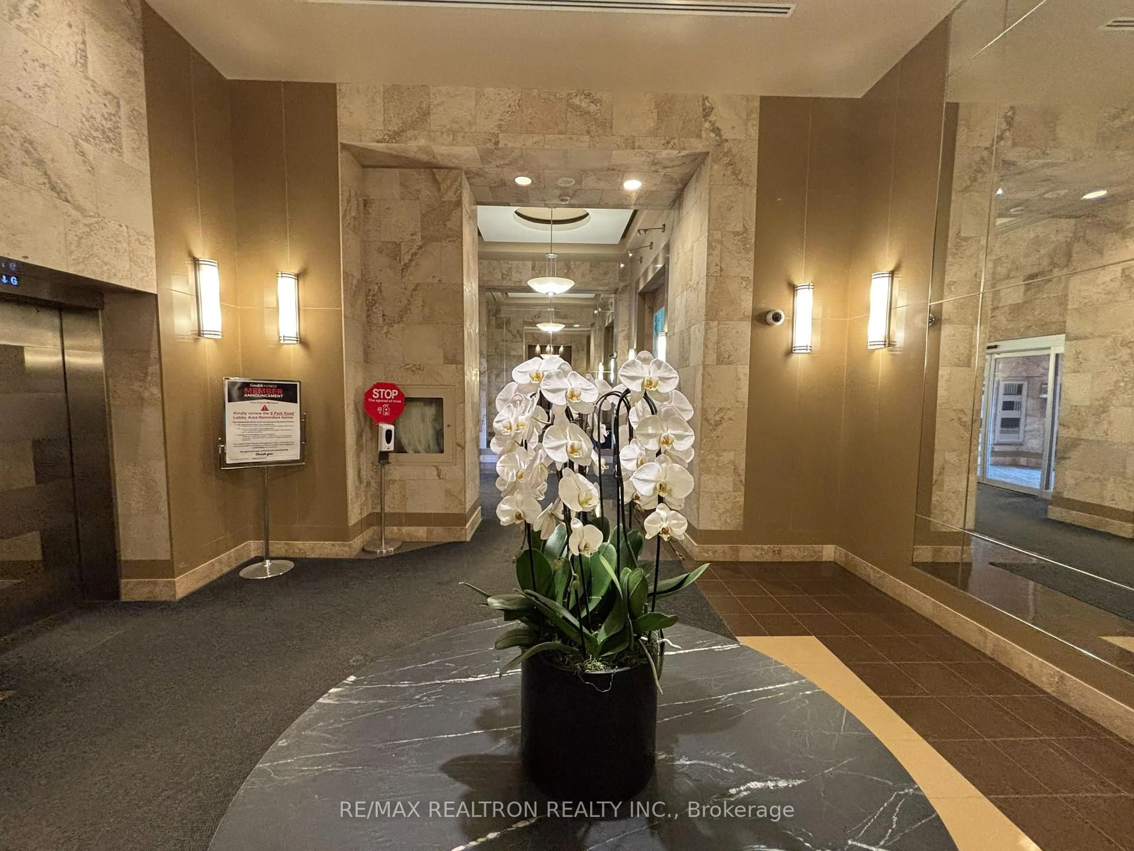 Lobby for 8 Park Rd #3011, Toronto Ontario M4W 3S5