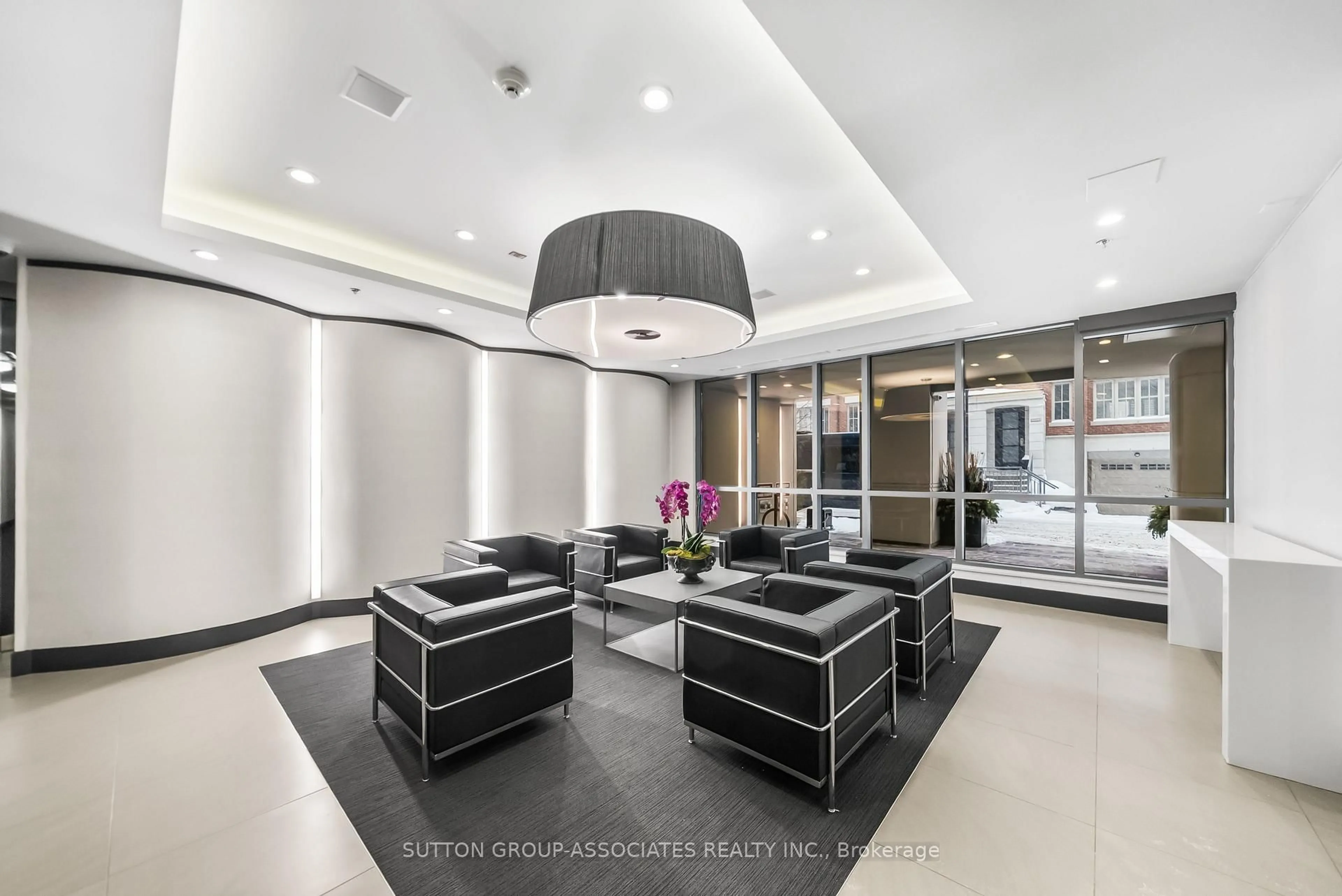 Lobby for 377 Madison Ave #502, Toronto Ontario M4V 3E1