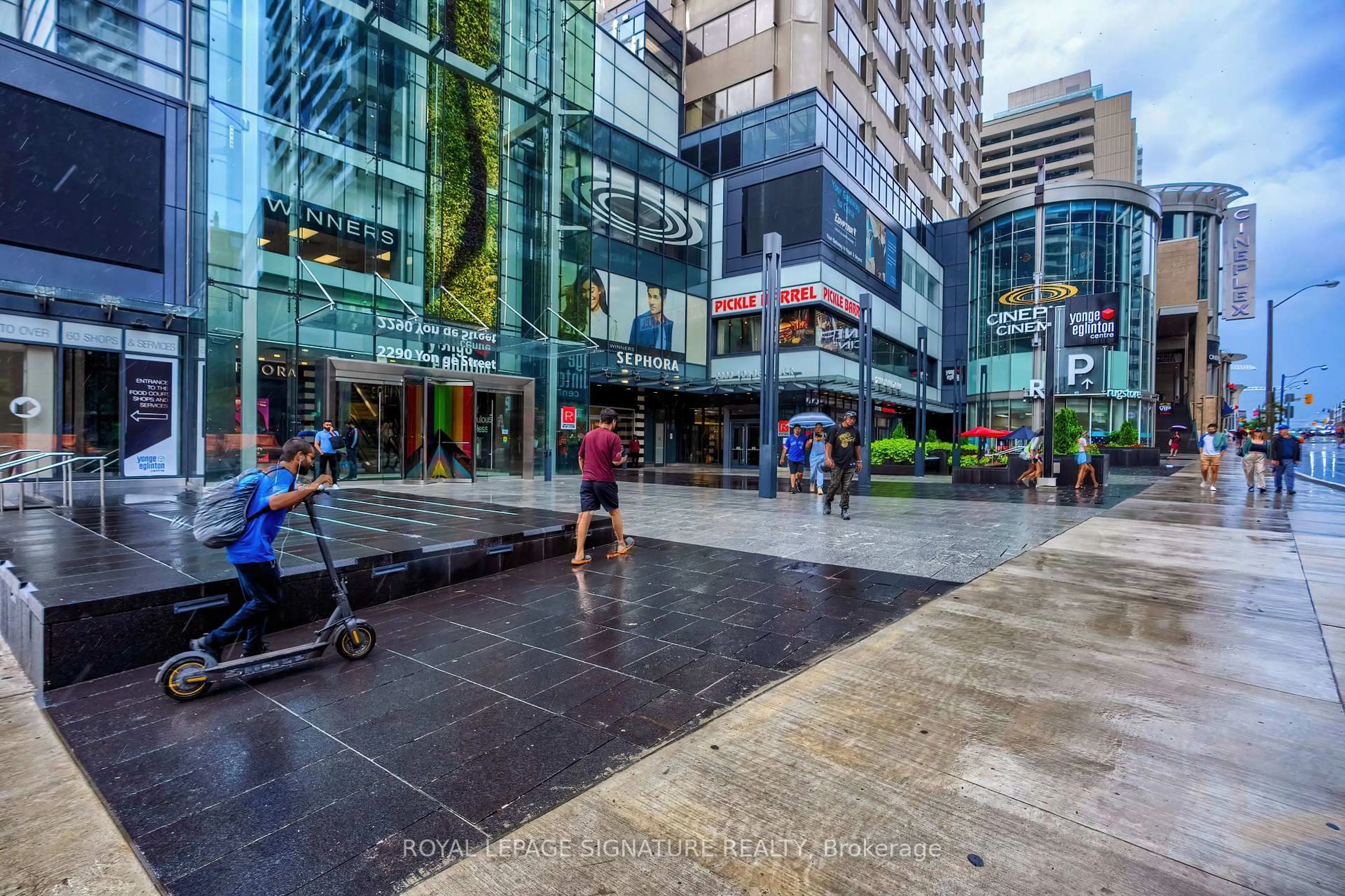 Patio, street for 8 Eglinton Ave #2705, Toronto Ontario M4P 0C1