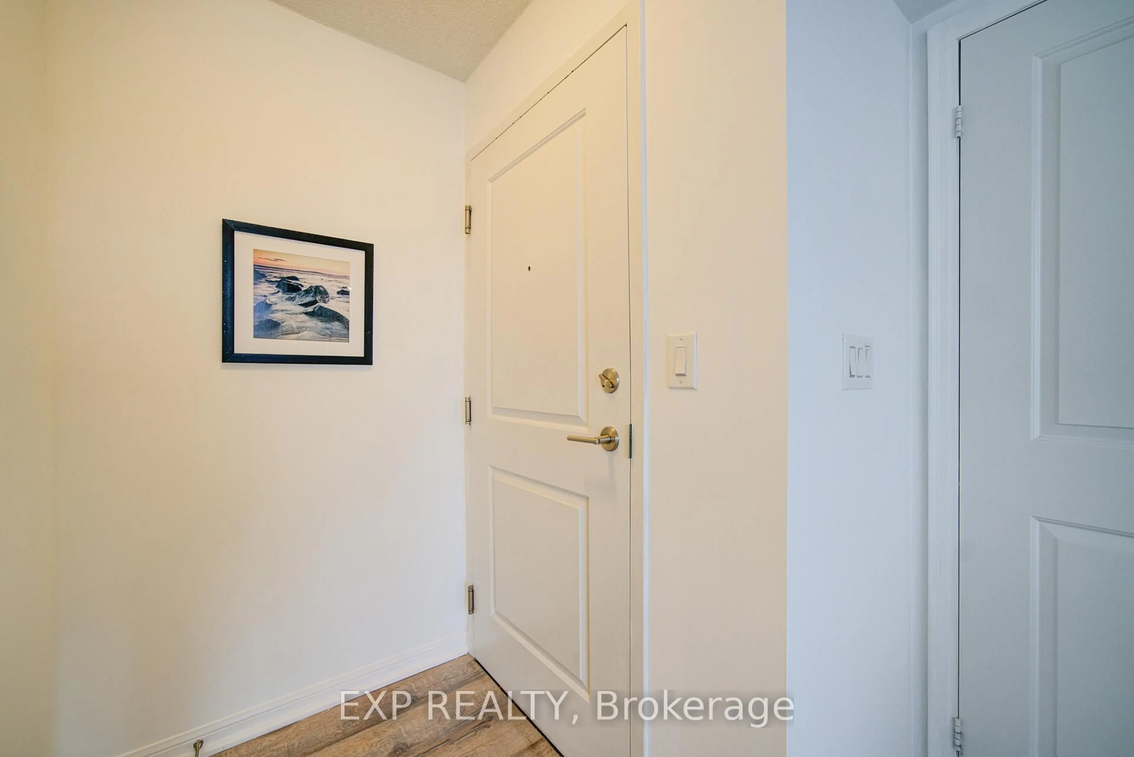 Indoor entryway for 38 Grand Magazine St #2028, Toronto Ontario M5V 0C2