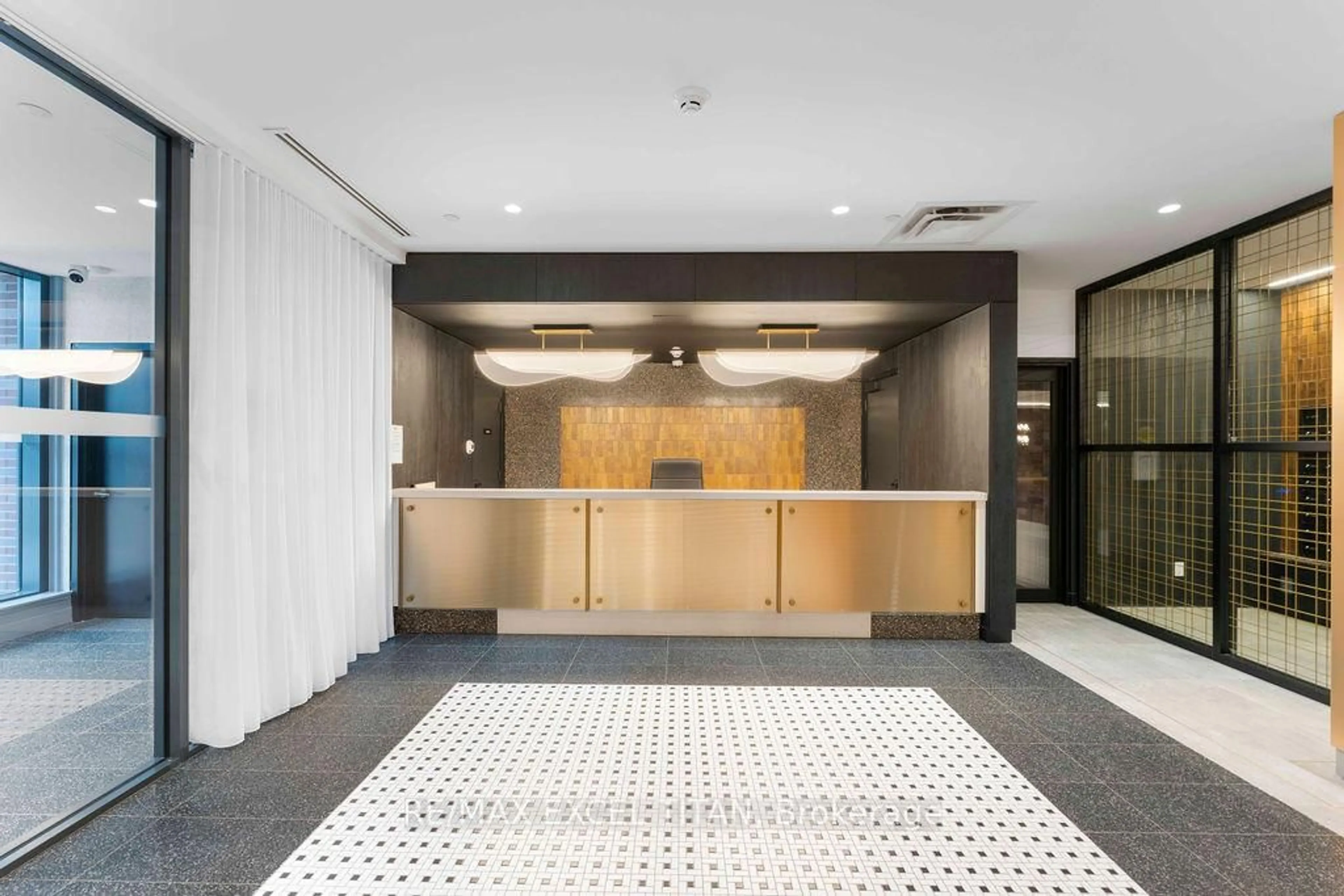 Lobby for 5 Lakeview Ave #612, Toronto Ontario M6J 0H3