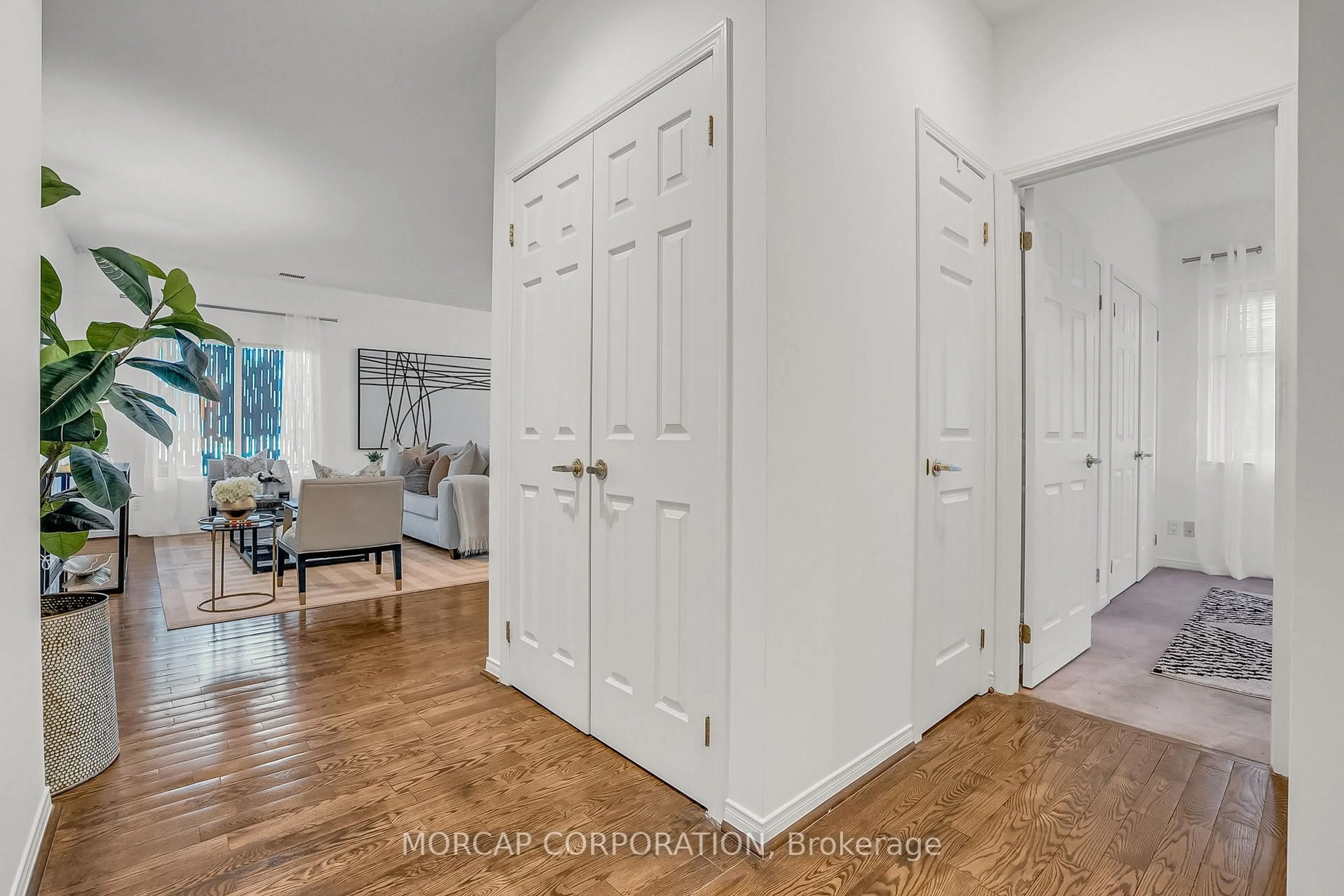 Indoor entryway for 600 Eglinton Ave #109, Toronto Ontario M4P 1P3