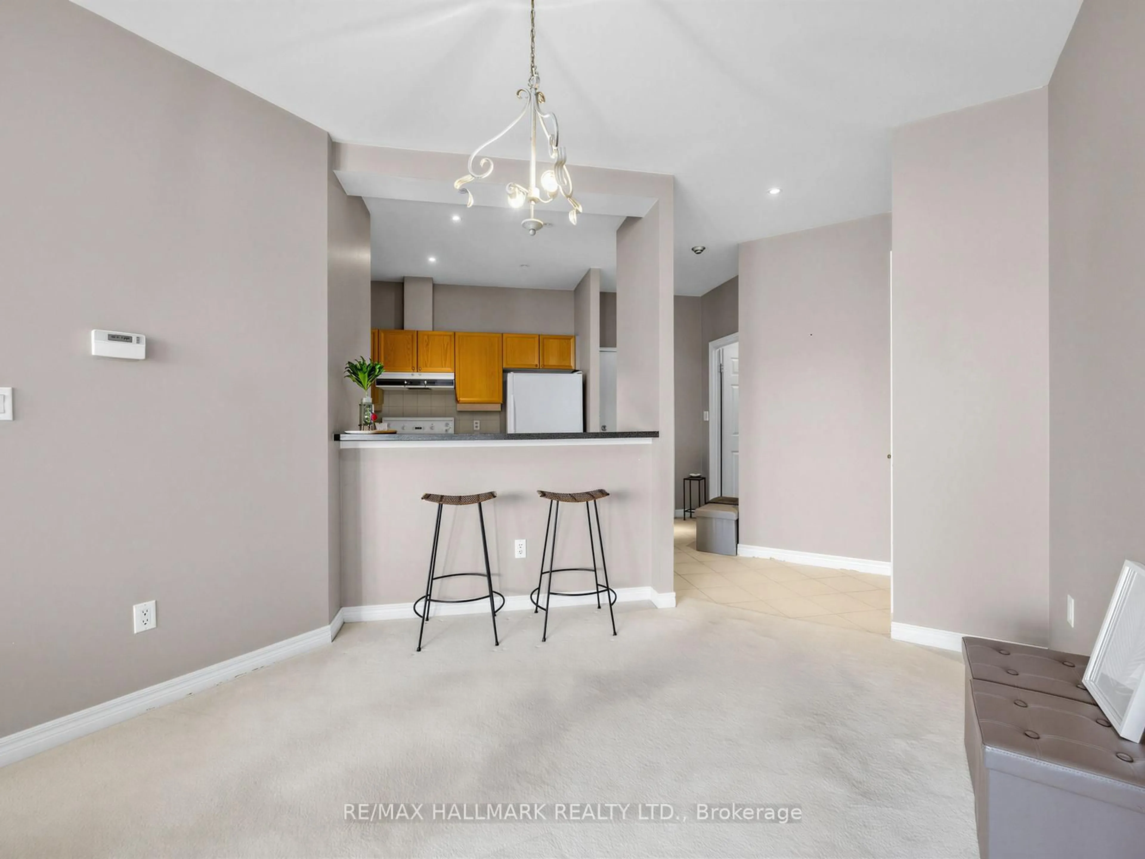 Open concept kitchen, unknown for 1 Leaside Park Dr #724, Toronto Ontario M4H 1R1