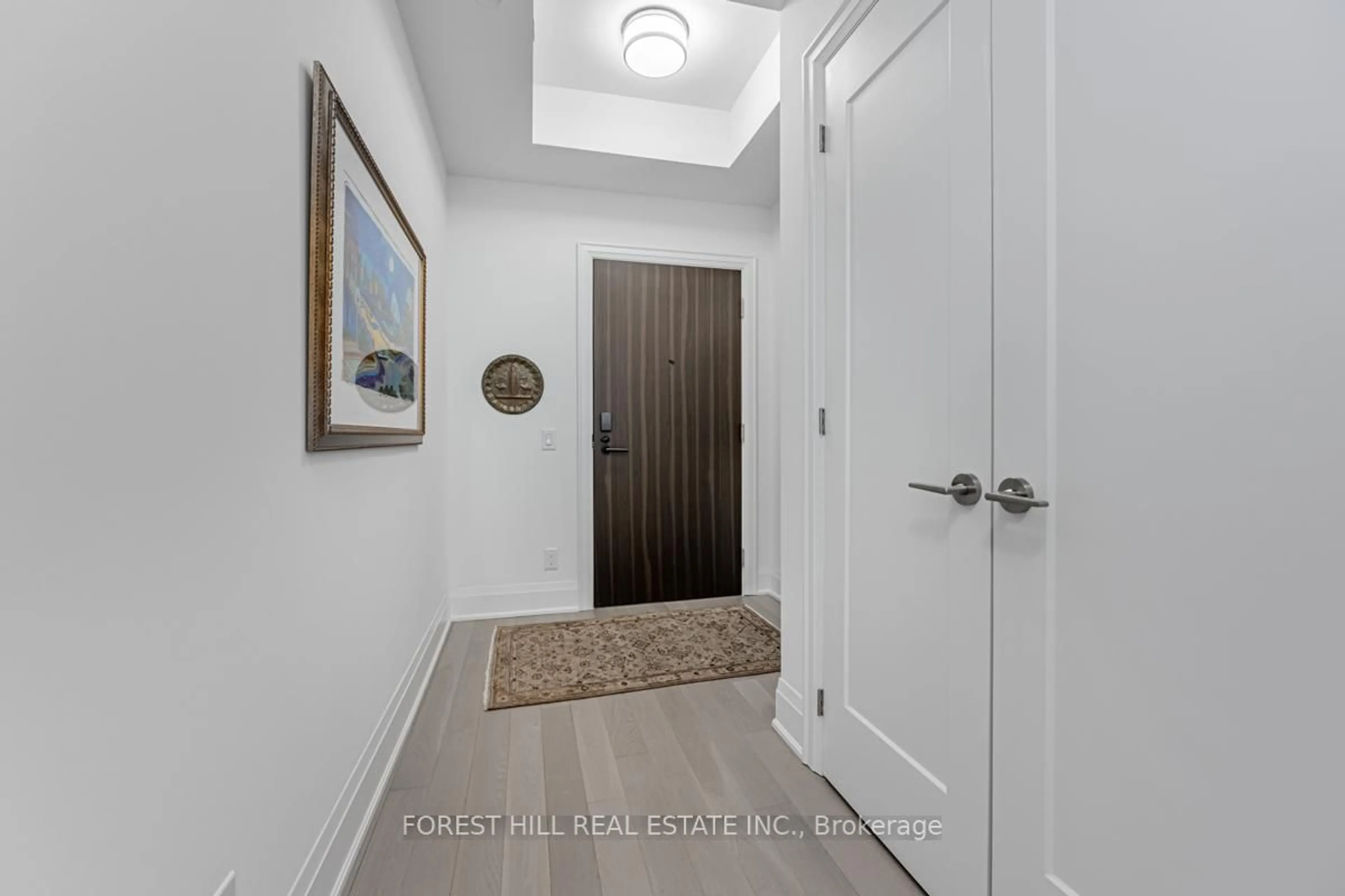 Indoor entryway for 280 Howland Ave #201, Toronto Ontario M5R 0C3