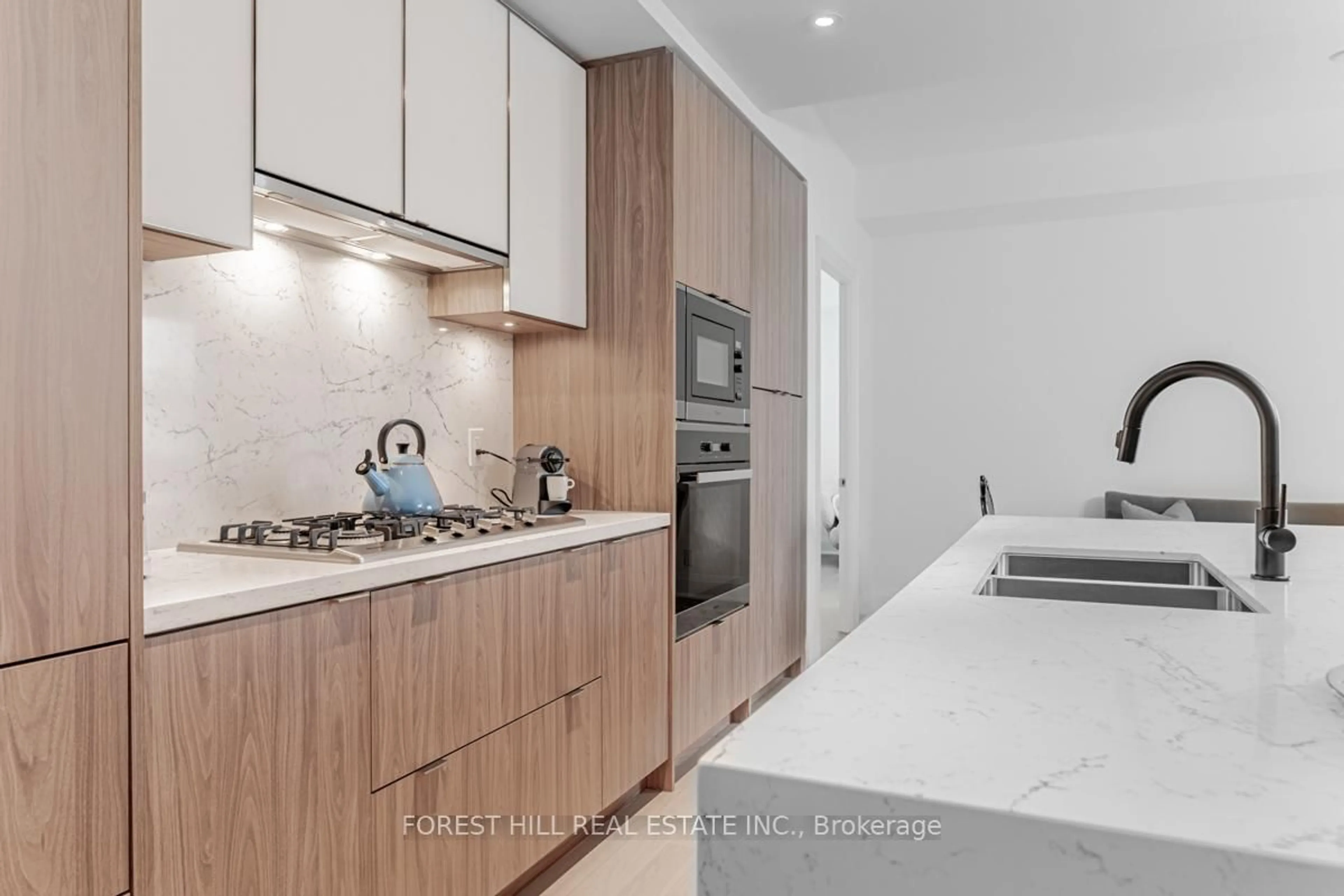 Standard kitchen, unknown for 280 Howland Ave #201, Toronto Ontario M5R 0C3
