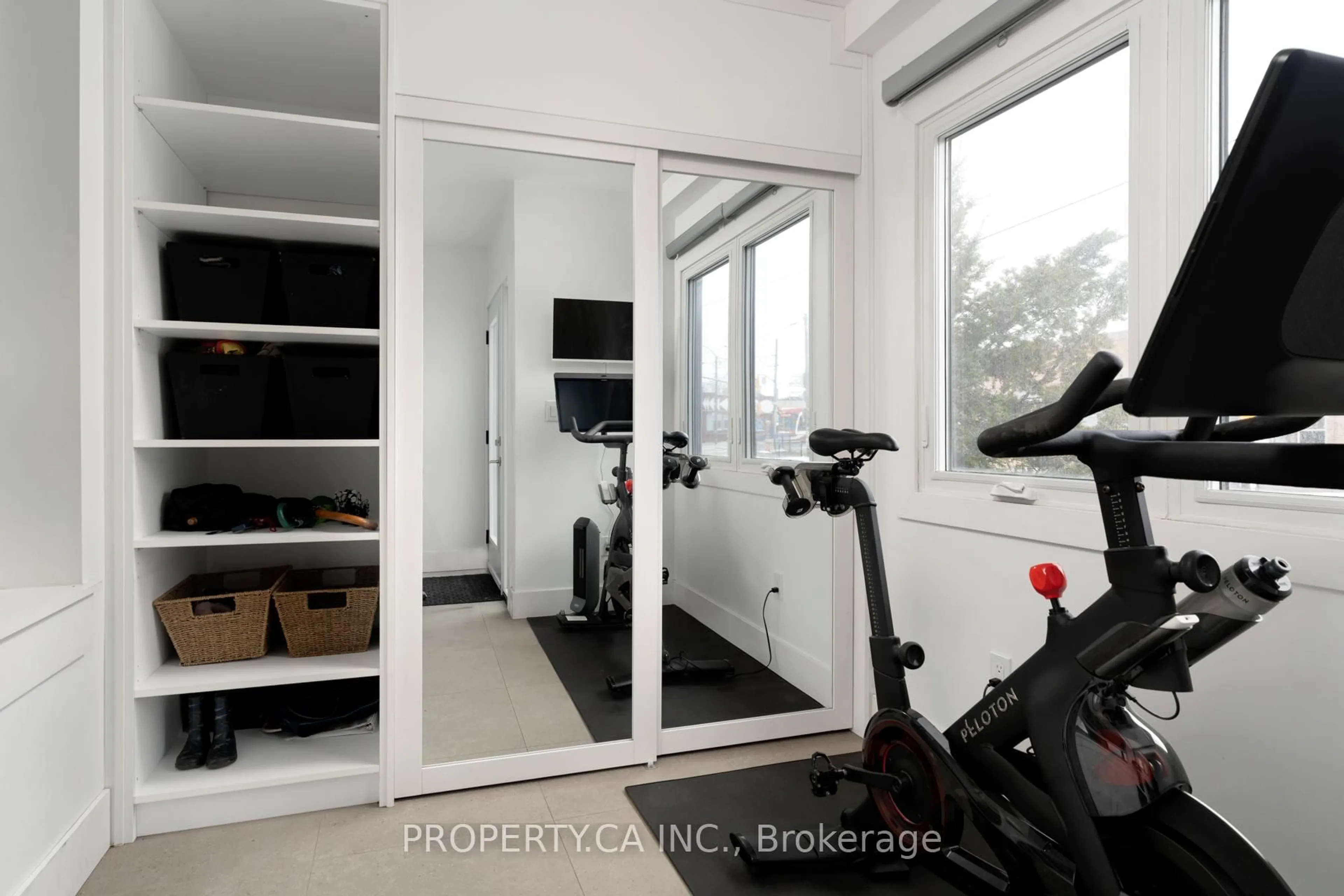 Gym or fitness room for 283 Lansdowne Ave, Toronto Ontario M6K 2W2