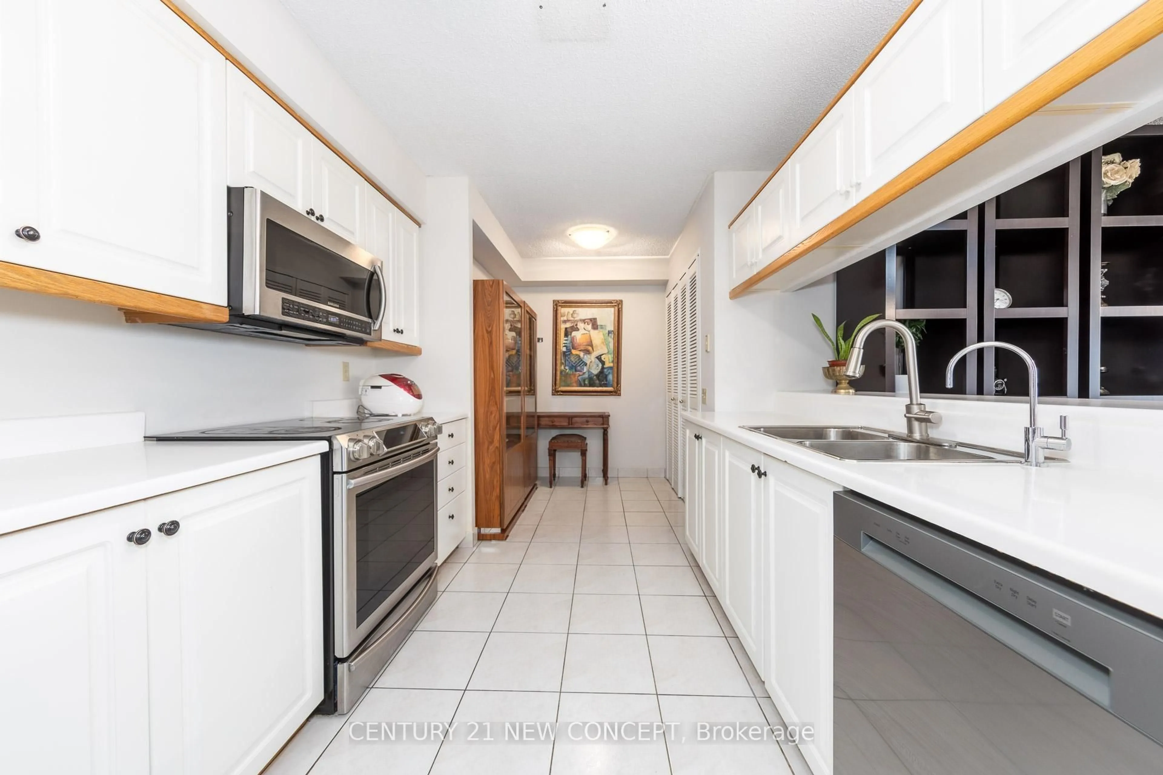 Standard kitchen, ceramic/tile floor for 100 Upper Madison Ave #2601, Toronto Ontario M2N 6M4