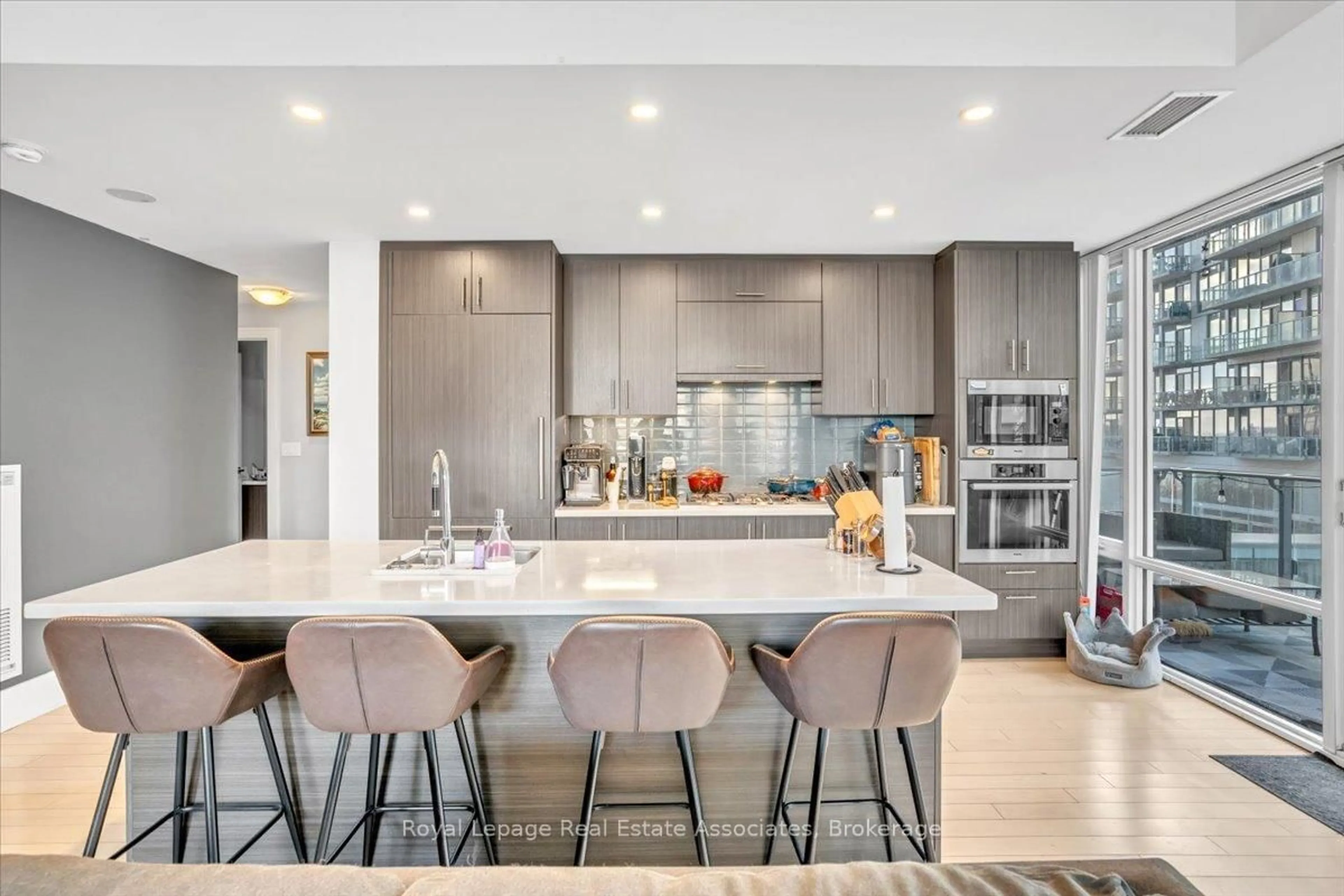 Contemporary kitchen, unknown for 29 Queens Quay #323, Toronto Ontario M5E 0A4