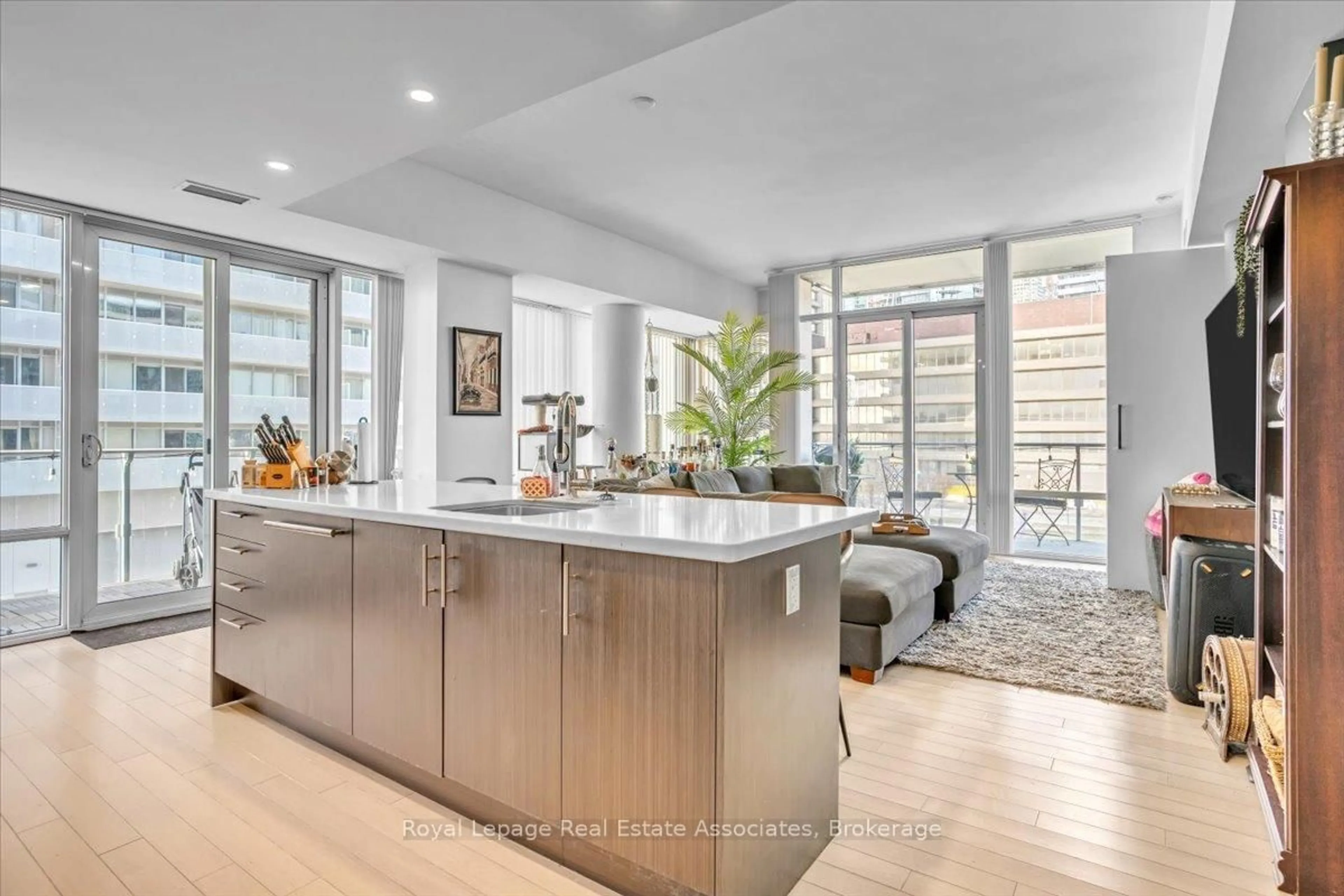 Open concept kitchen, unknown for 29 Queens Quay #323, Toronto Ontario M5E 0A4