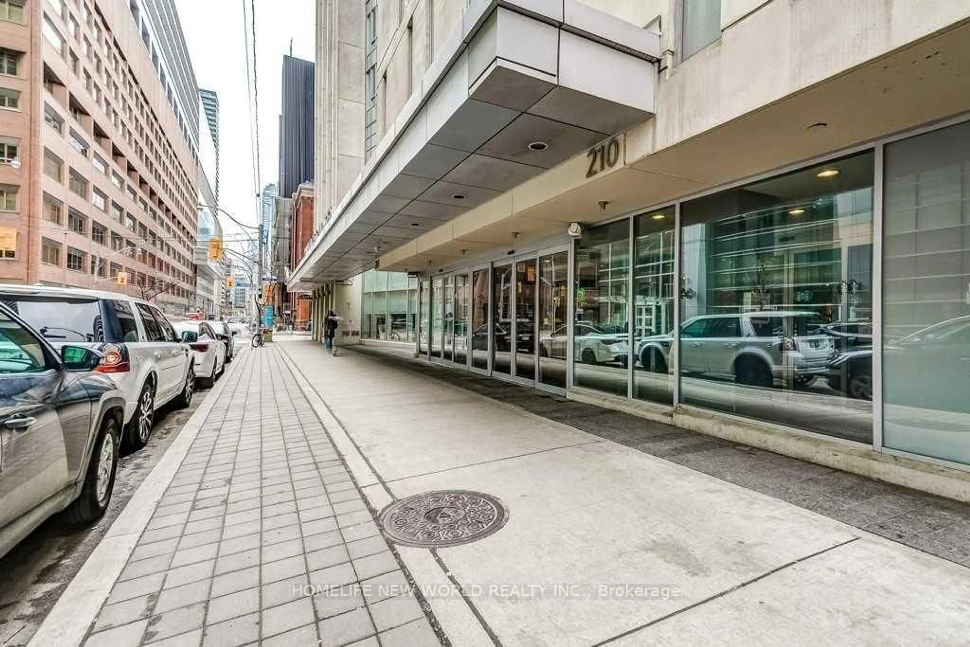 Patio, street for 210 Victoria St #4108, Toronto Ontario M5B 2R3