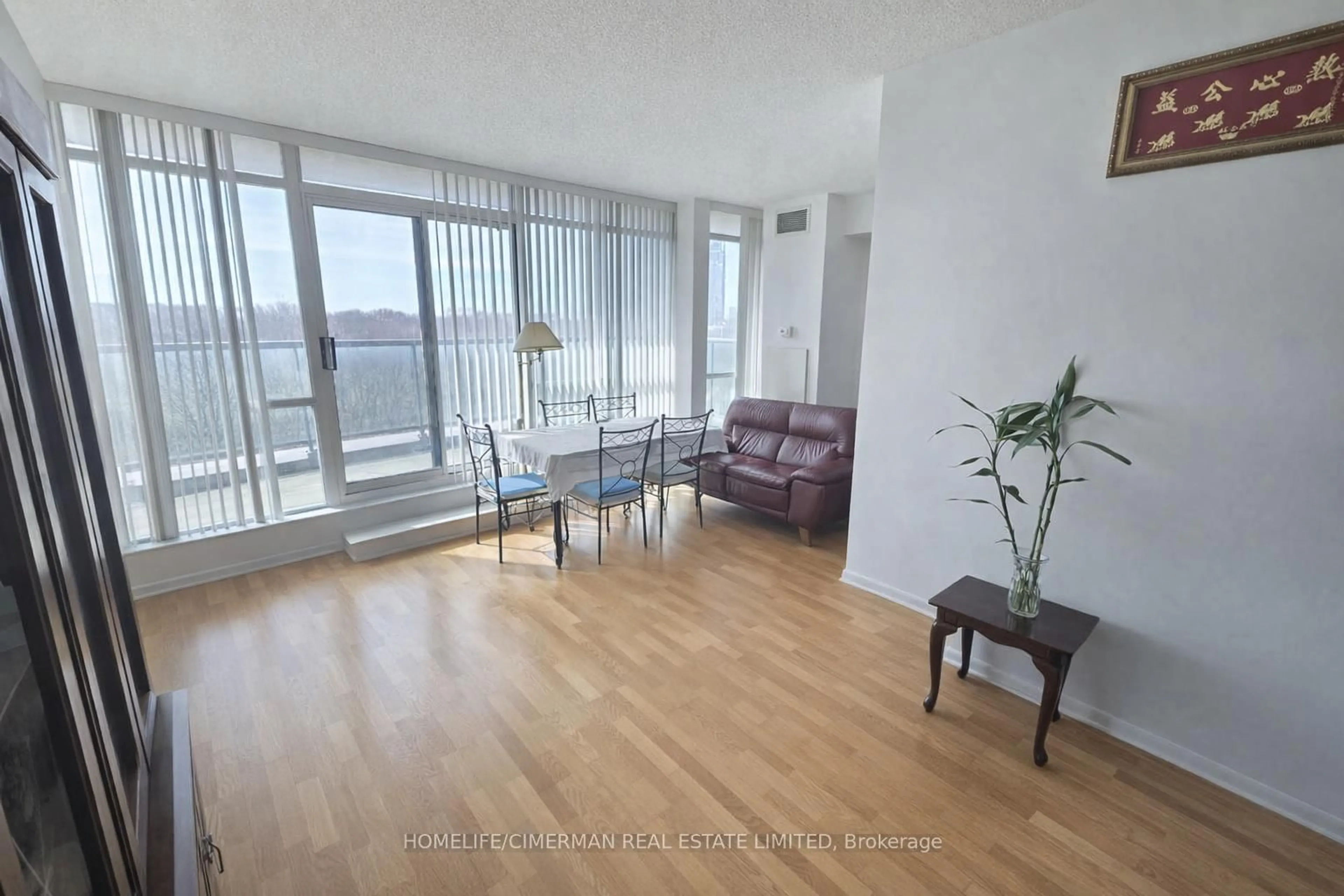 Unknown for 219 Fort York Blvd #711, Toronto Ontario M5V 1B1