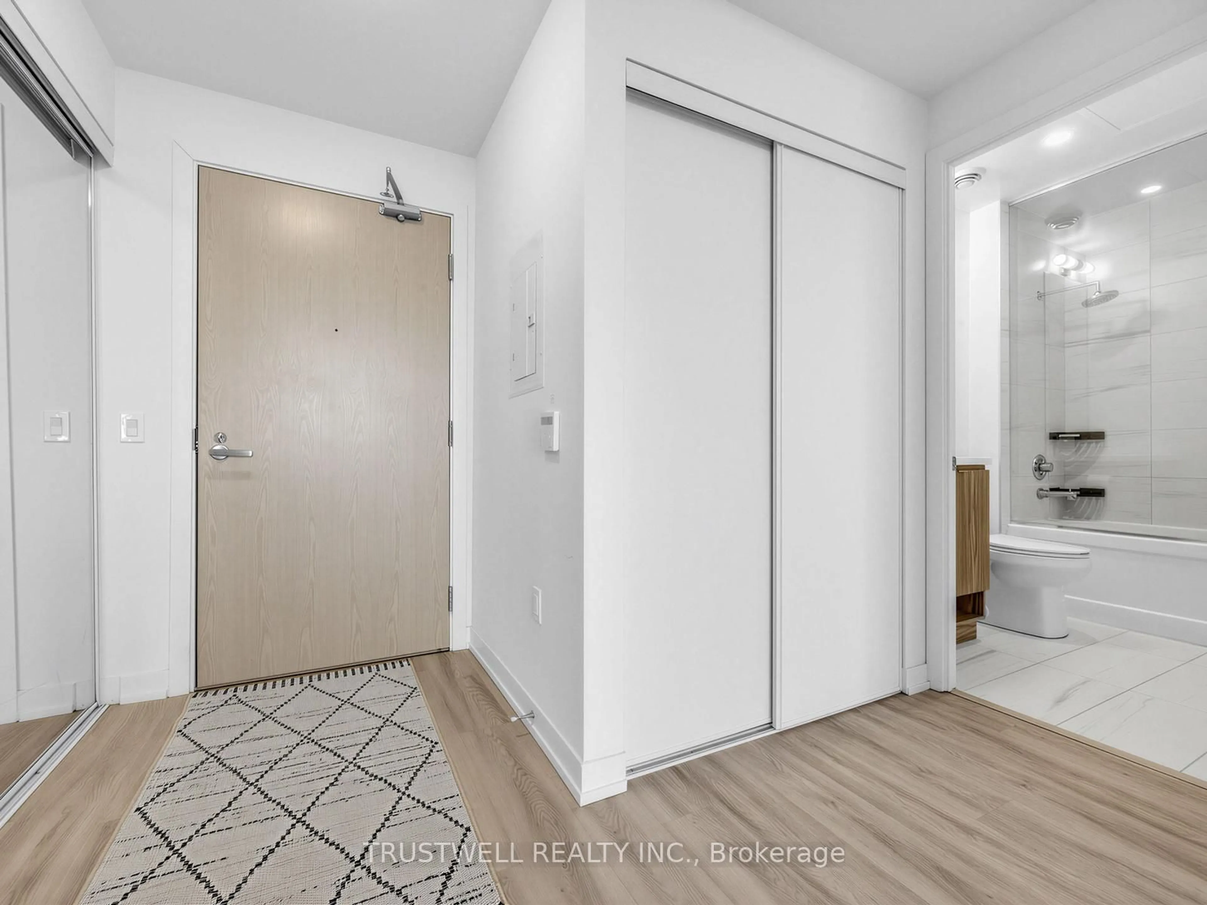 Indoor entryway for 55 Cooper St #5003, Toronto Ontario M5E 0G1