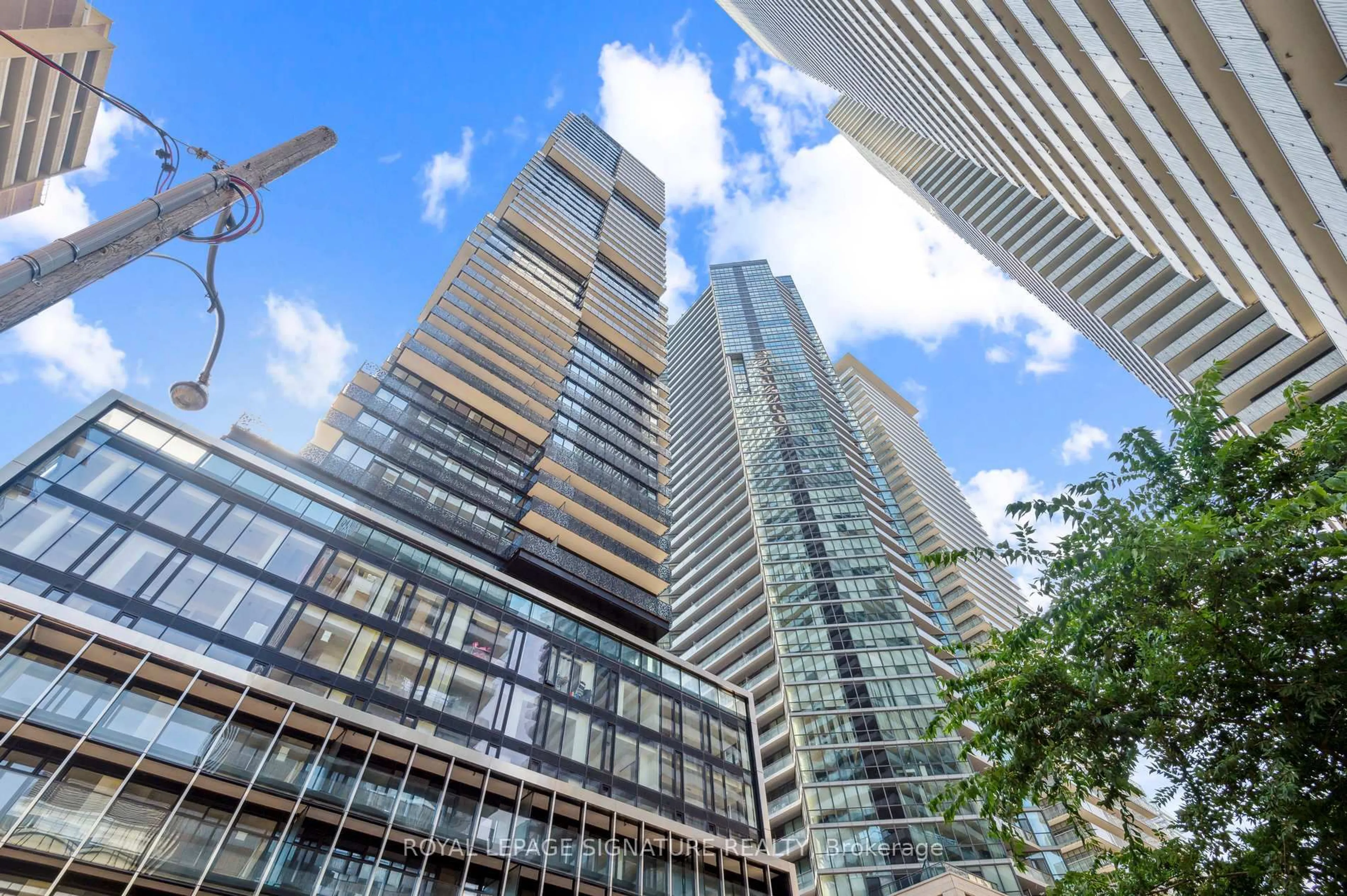 Unknown for 55 Charles St #3703, Toronto Ontario M4Y 0J1