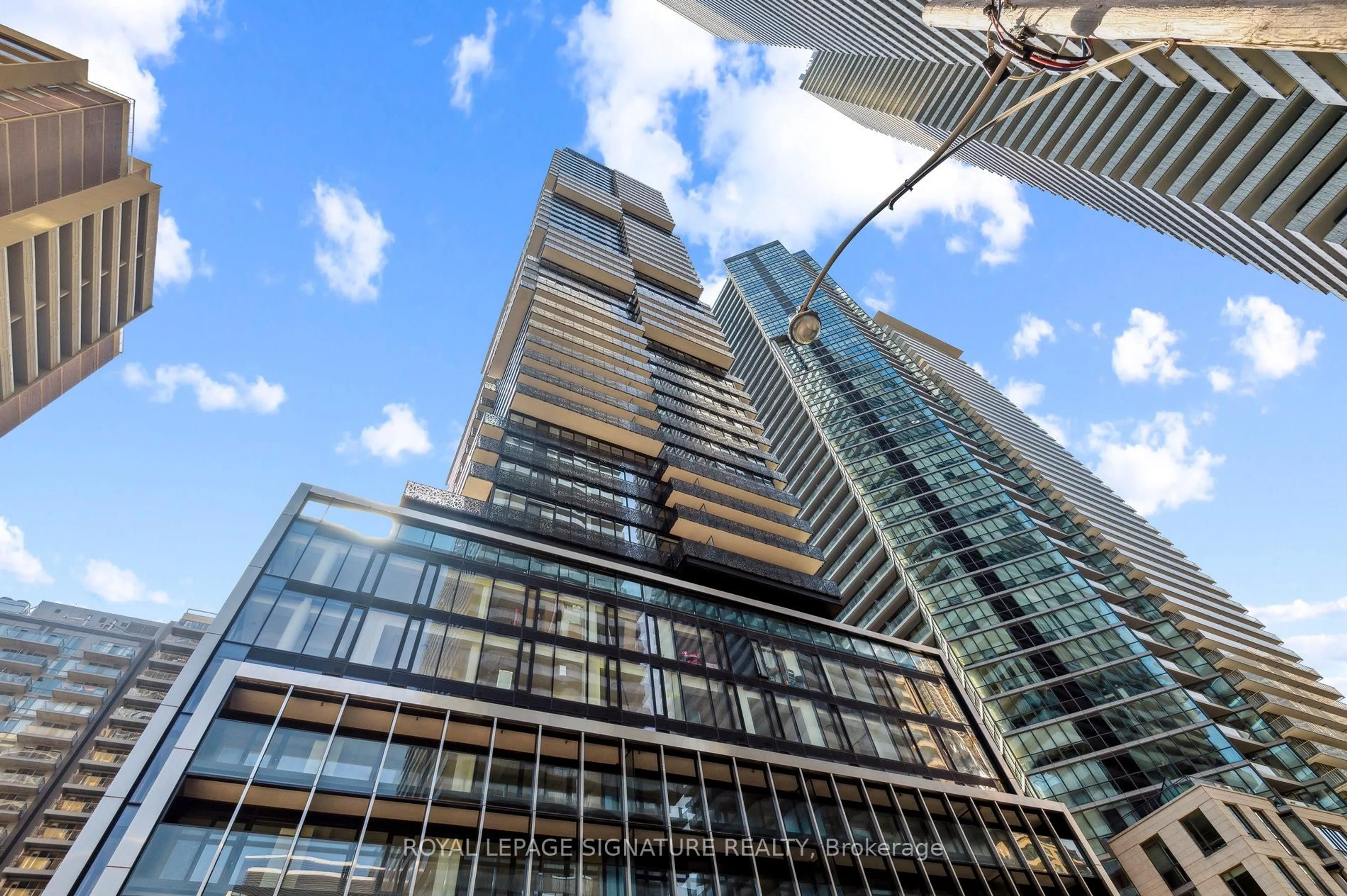 Unknown for 55 Charles St #3703, Toronto Ontario M4Y 0J1