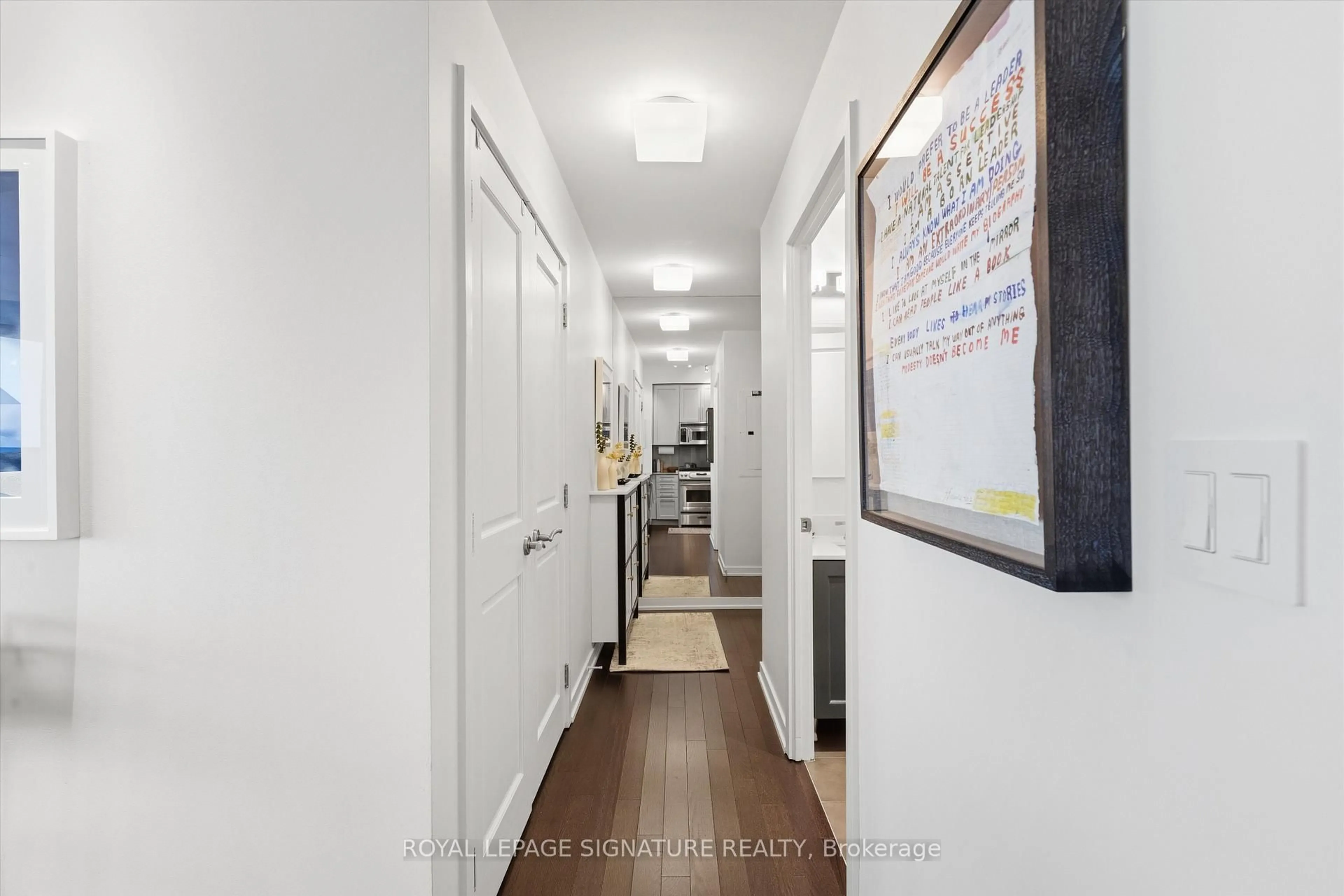 Indoor entryway for 33 Lombard St #3205, Toronto Ontario M5C 3H8