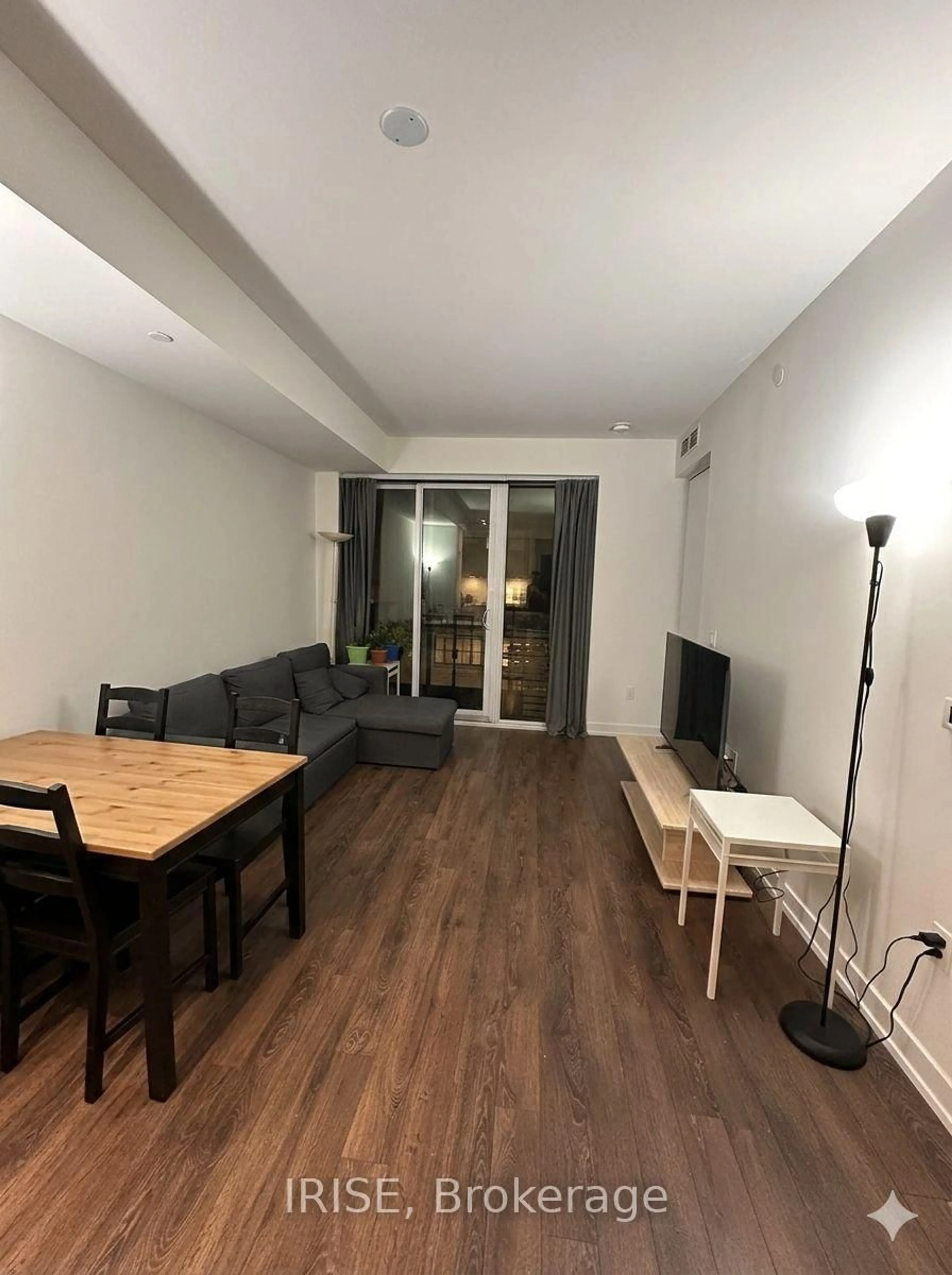 A pic of a room for 158 FRONT St #212, Toronto Ontario M5A 0K9