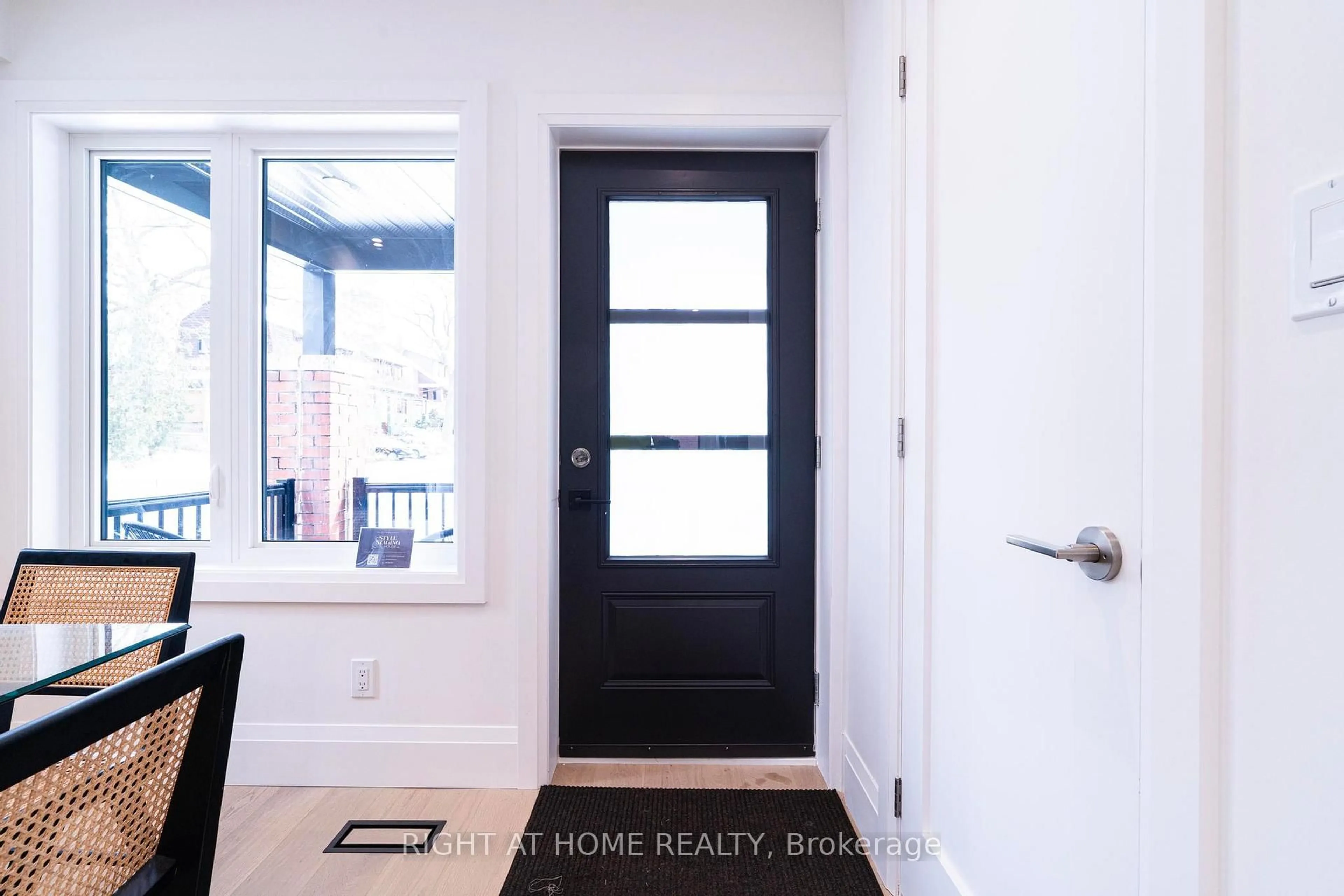 Indoor entryway for 138 Winona Dr, Toronto Ontario M6G 3S7