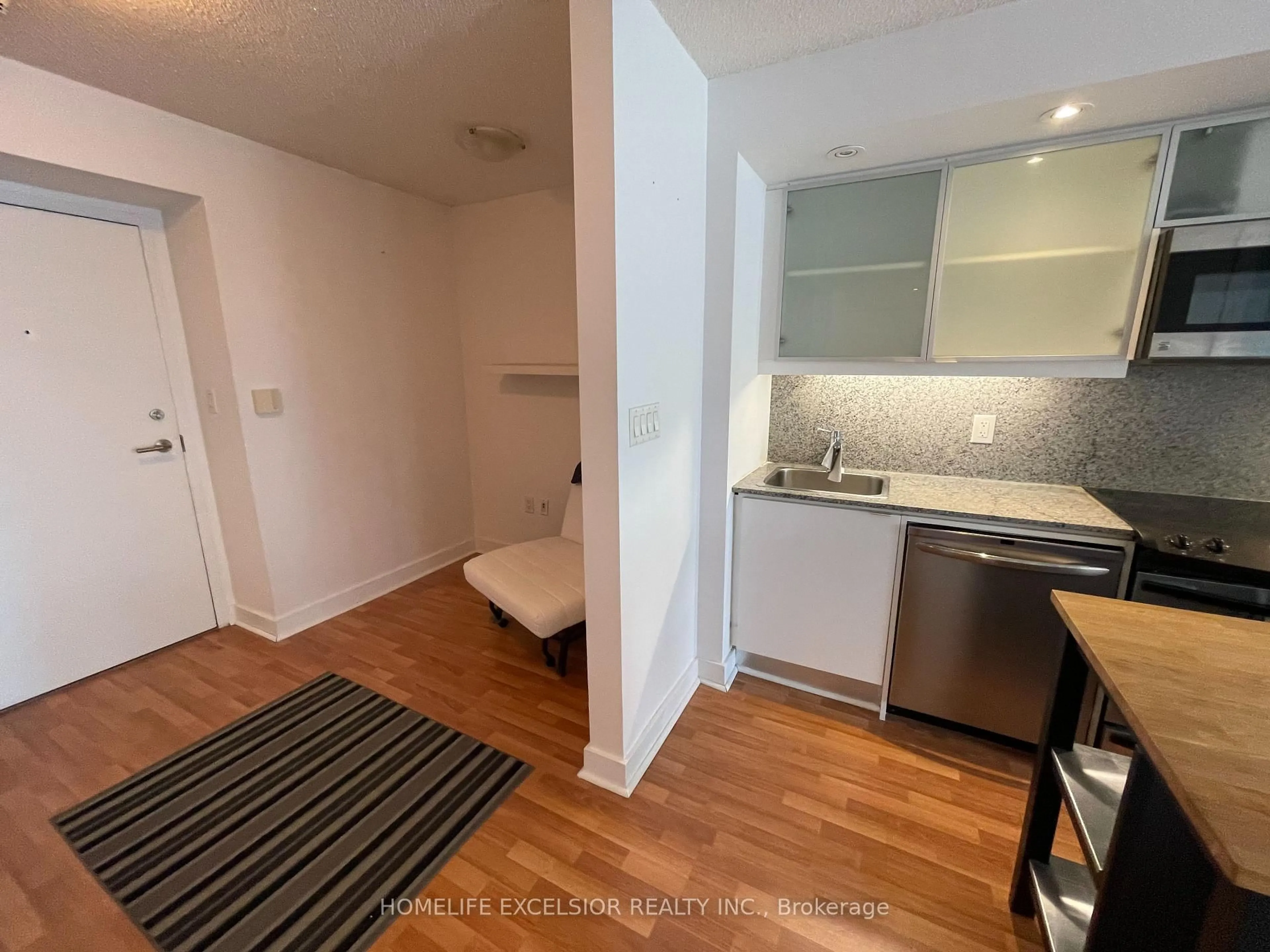 Standard kitchen, unknown for 25 Telegram Mews #3109, Toronto Ontario M5V 3Z1