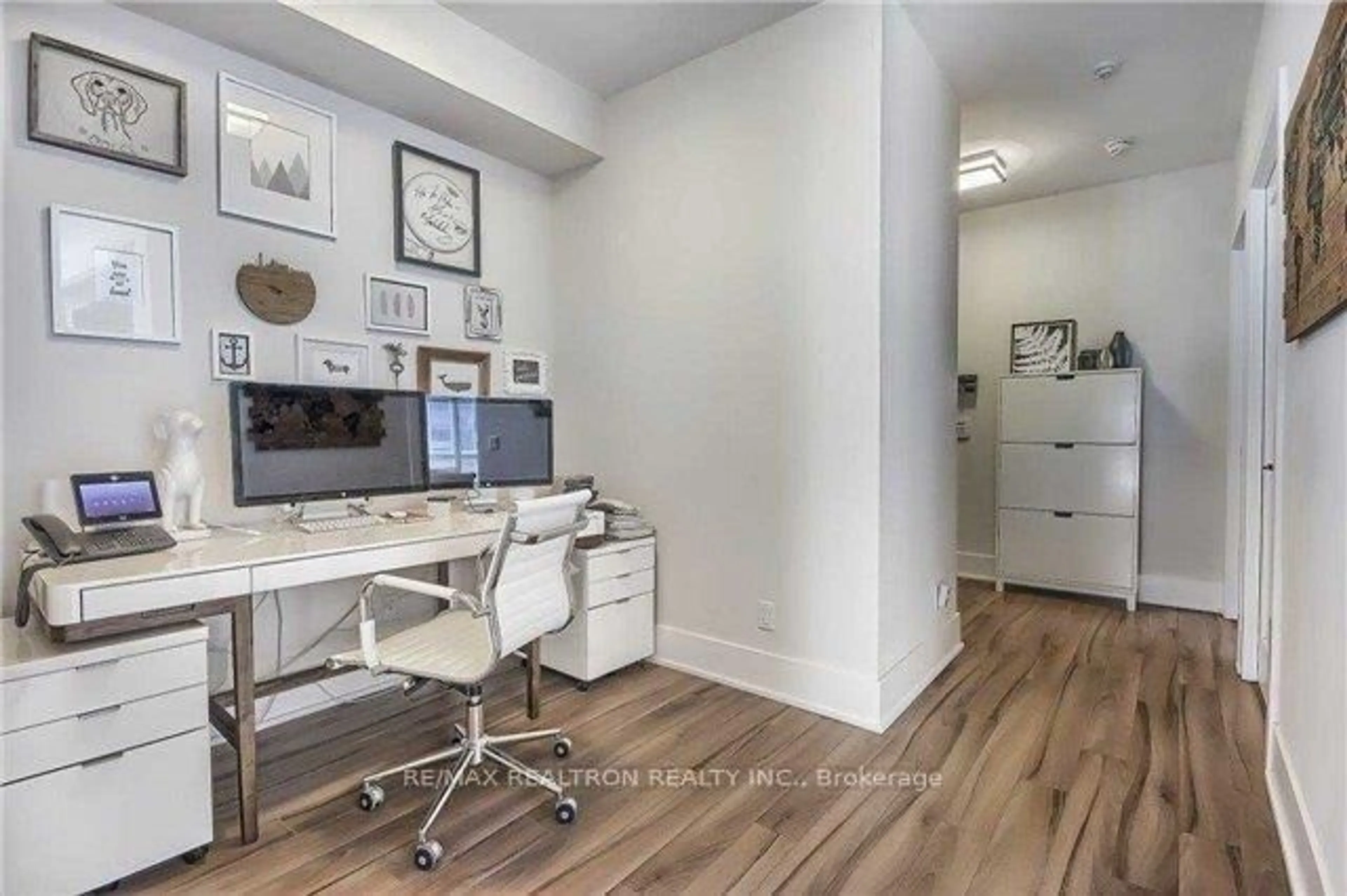 A pic of a room for 300 Front St #1712, Toronto Ontario M5V 0E9