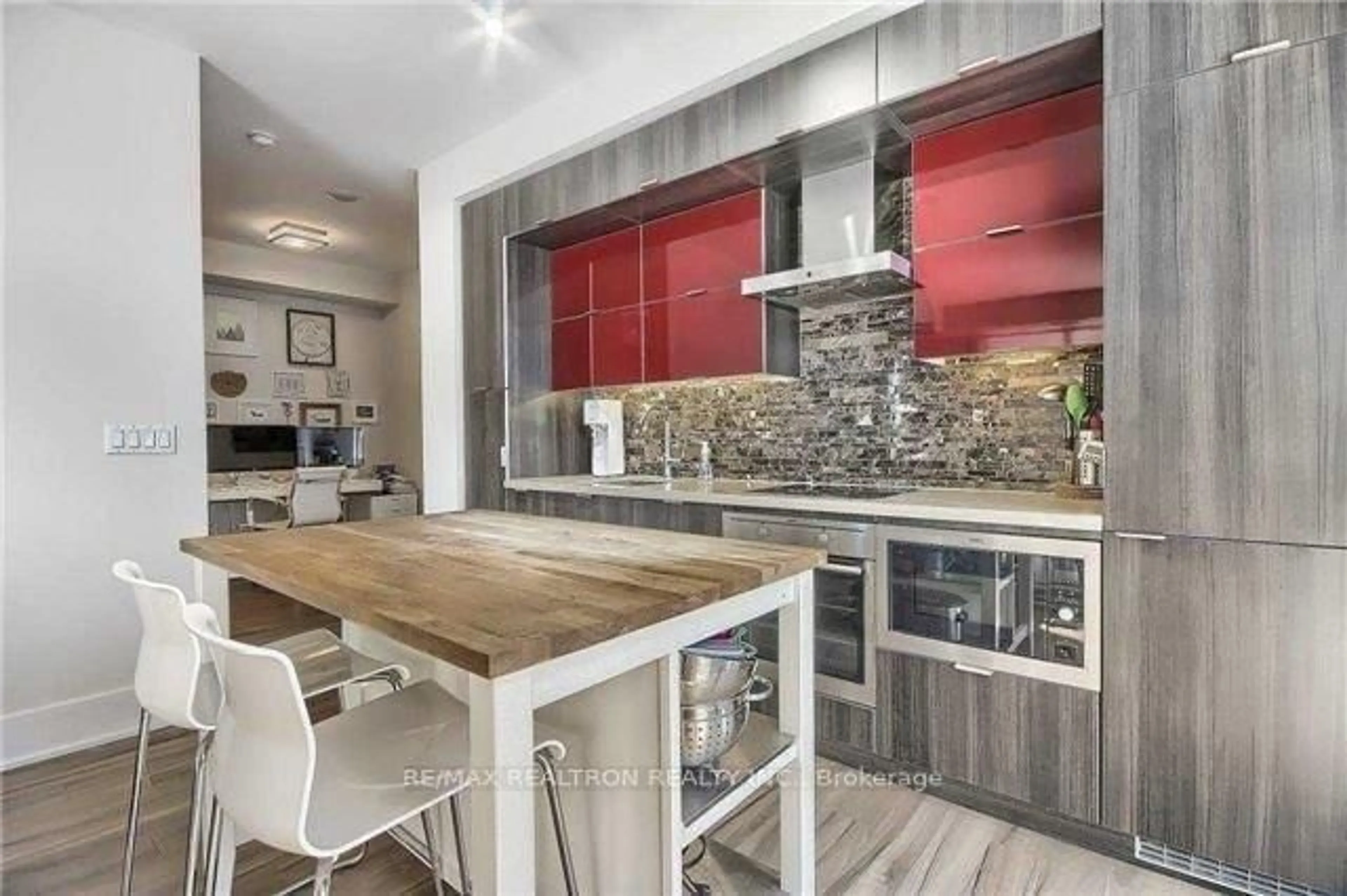 Contemporary kitchen, ceramic/tile floor for 300 Front St #1712, Toronto Ontario M5V 0E9