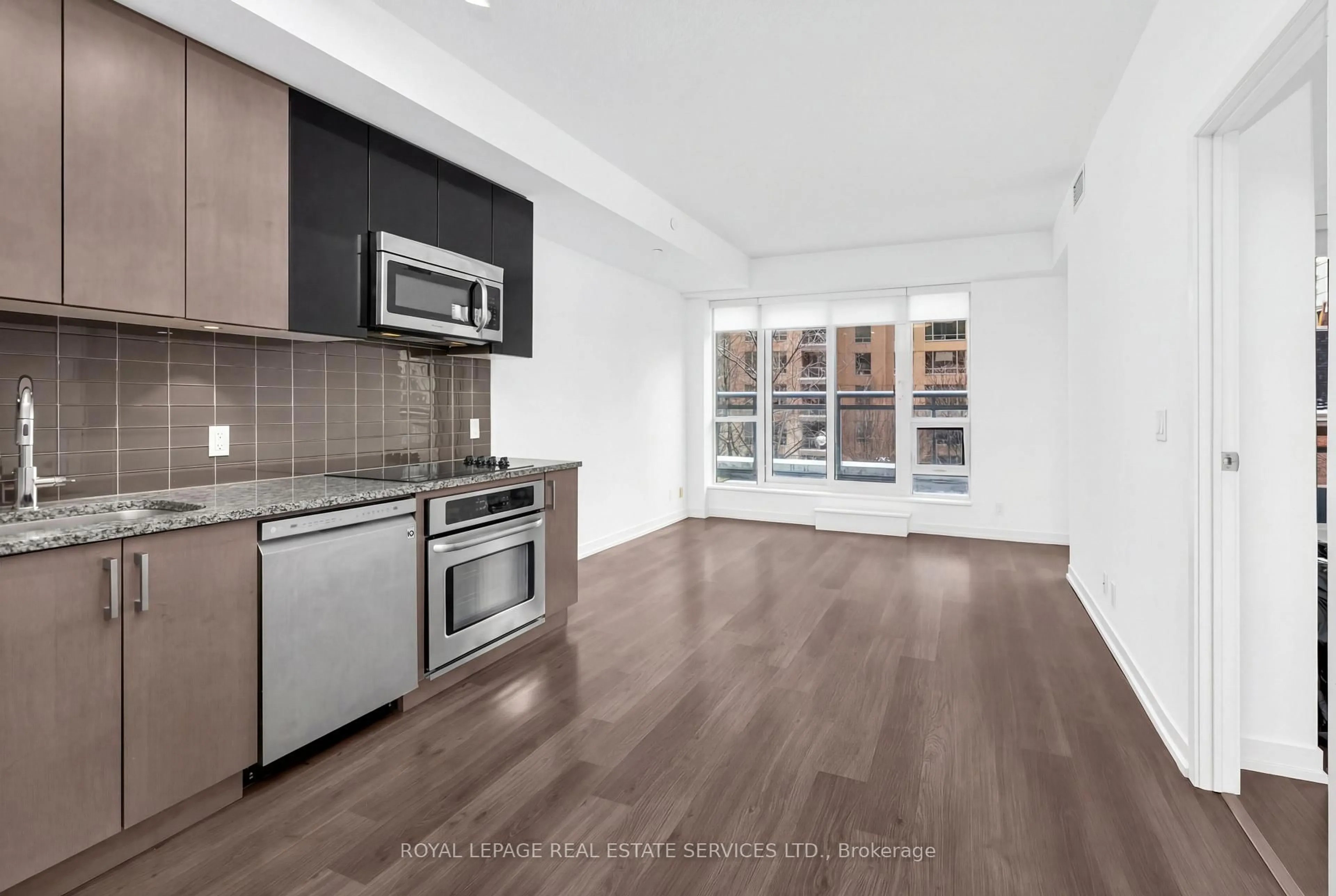 Standard kitchen, unknown for 98 Lillian St #208, Toronto Ontario M4S 0A5