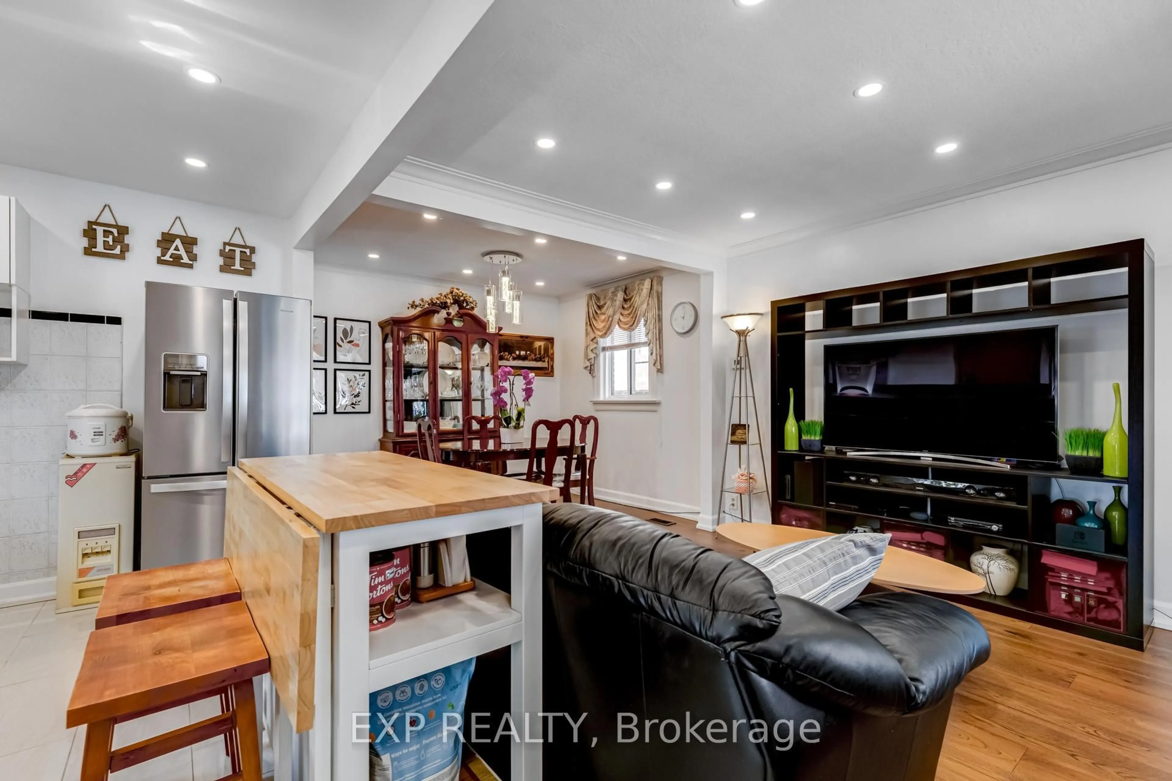 Open concept kitchen, unknown for 436 Oakwood Ave, Toronto Ontario M6E 2W5