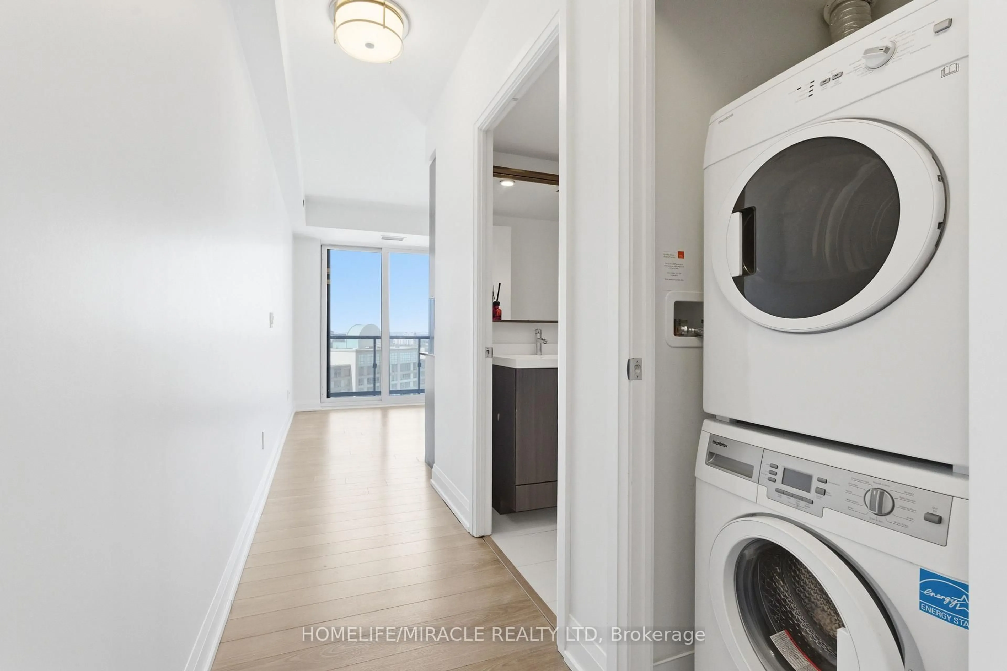 Laundry room for 18 Graydon Hall Dr #1705, Toronto Ontario M3A 0A4
