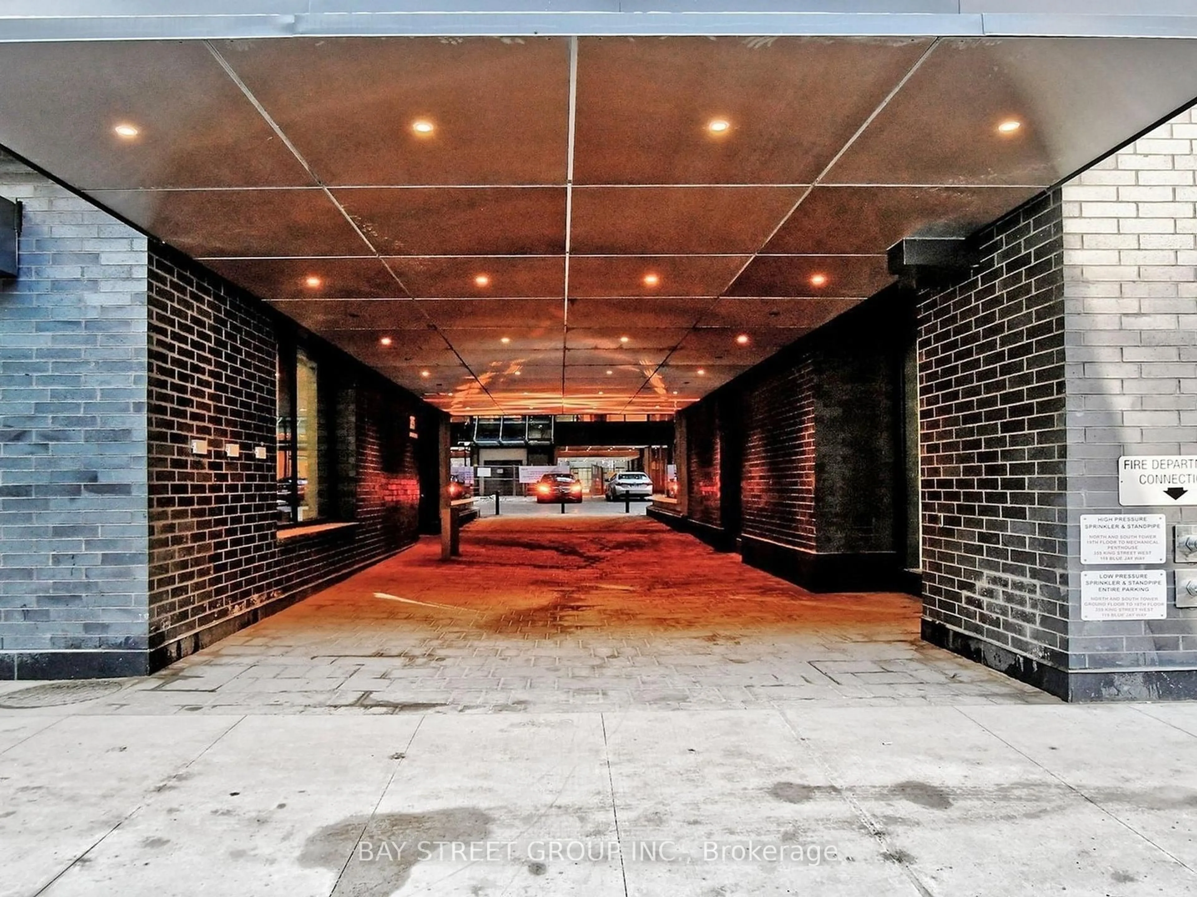 Indoor foyer for 115 Blue Jays Way #2311, Toronto Ontario M5V 0N4