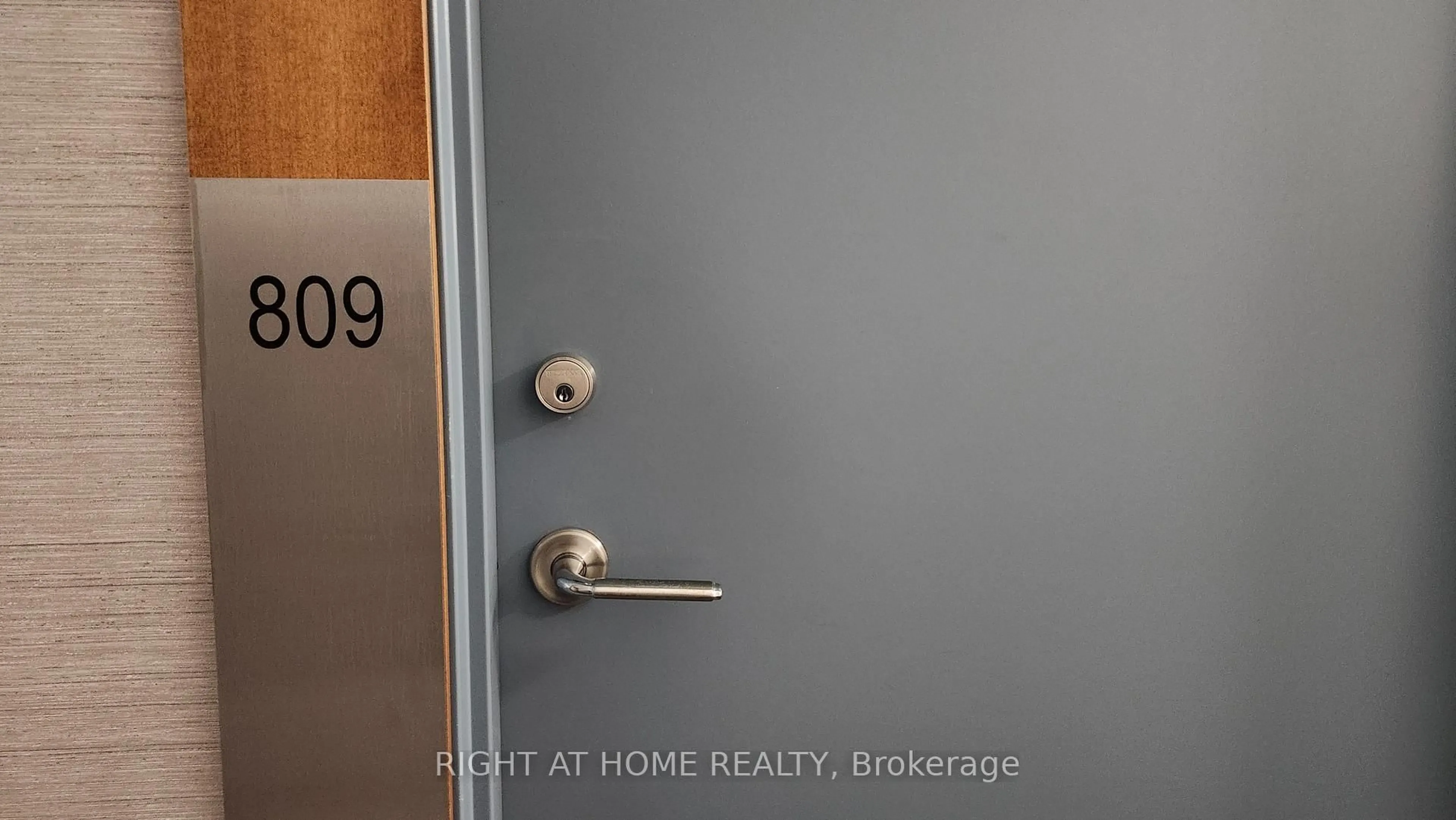 Unknown for 100 Western Battery Rd #809, Toronto Ontario M6K 3S2