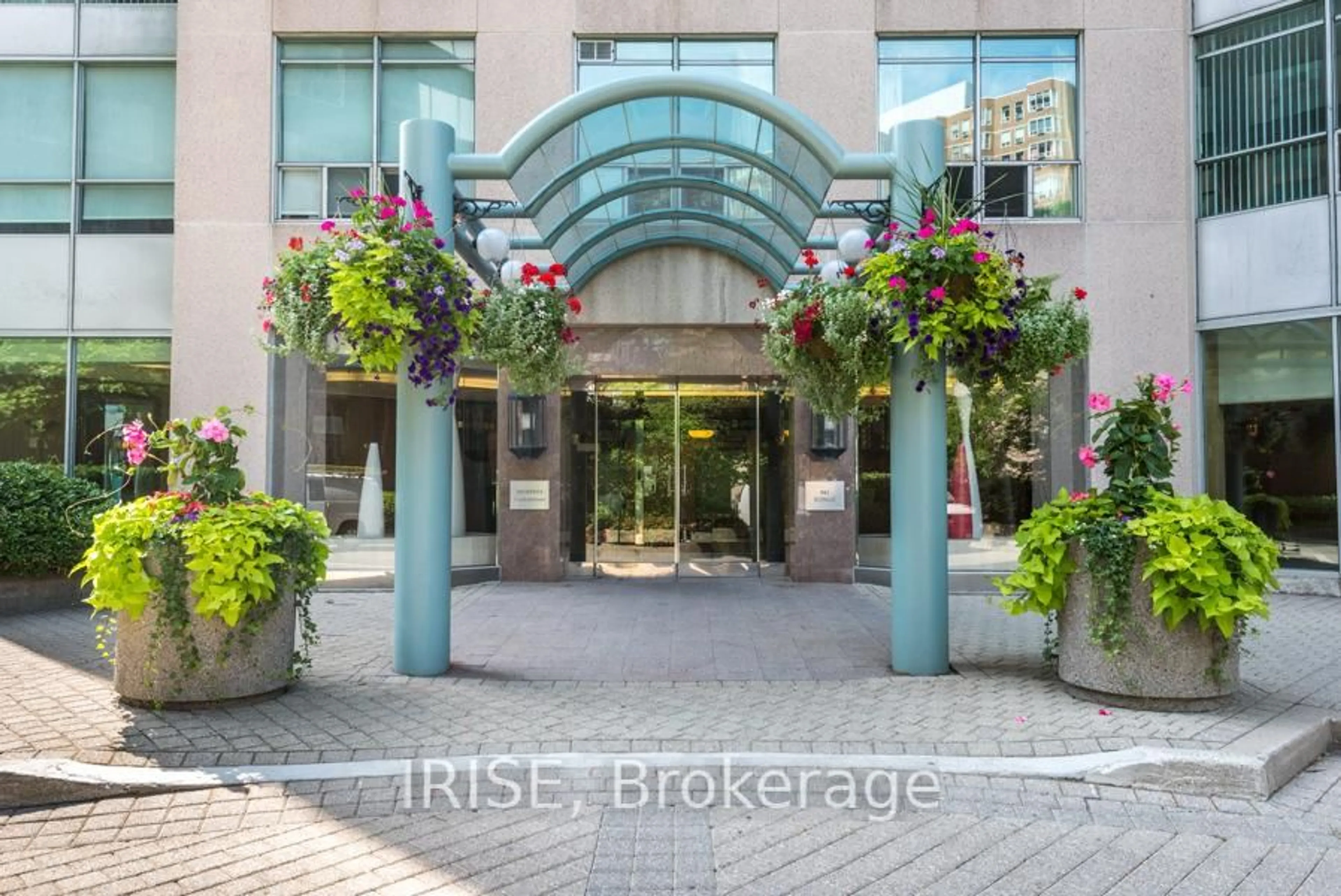 Unknown for 942 Yonge St #224, Toronto Ontario M4W 3S8