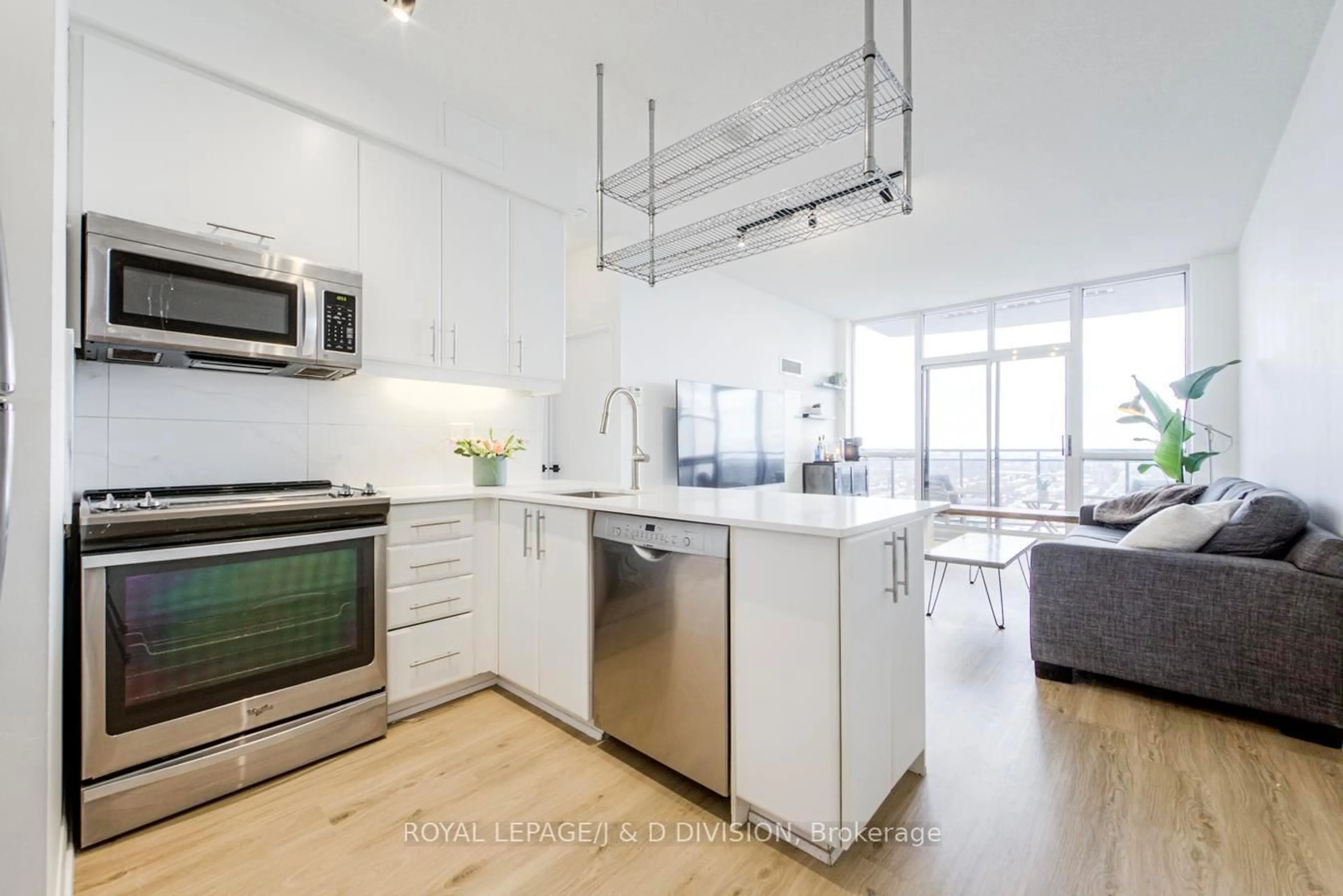 Open concept kitchen, unknown for 33 Sheppard Ave #3100, Toronto Ontario M2N 7K1