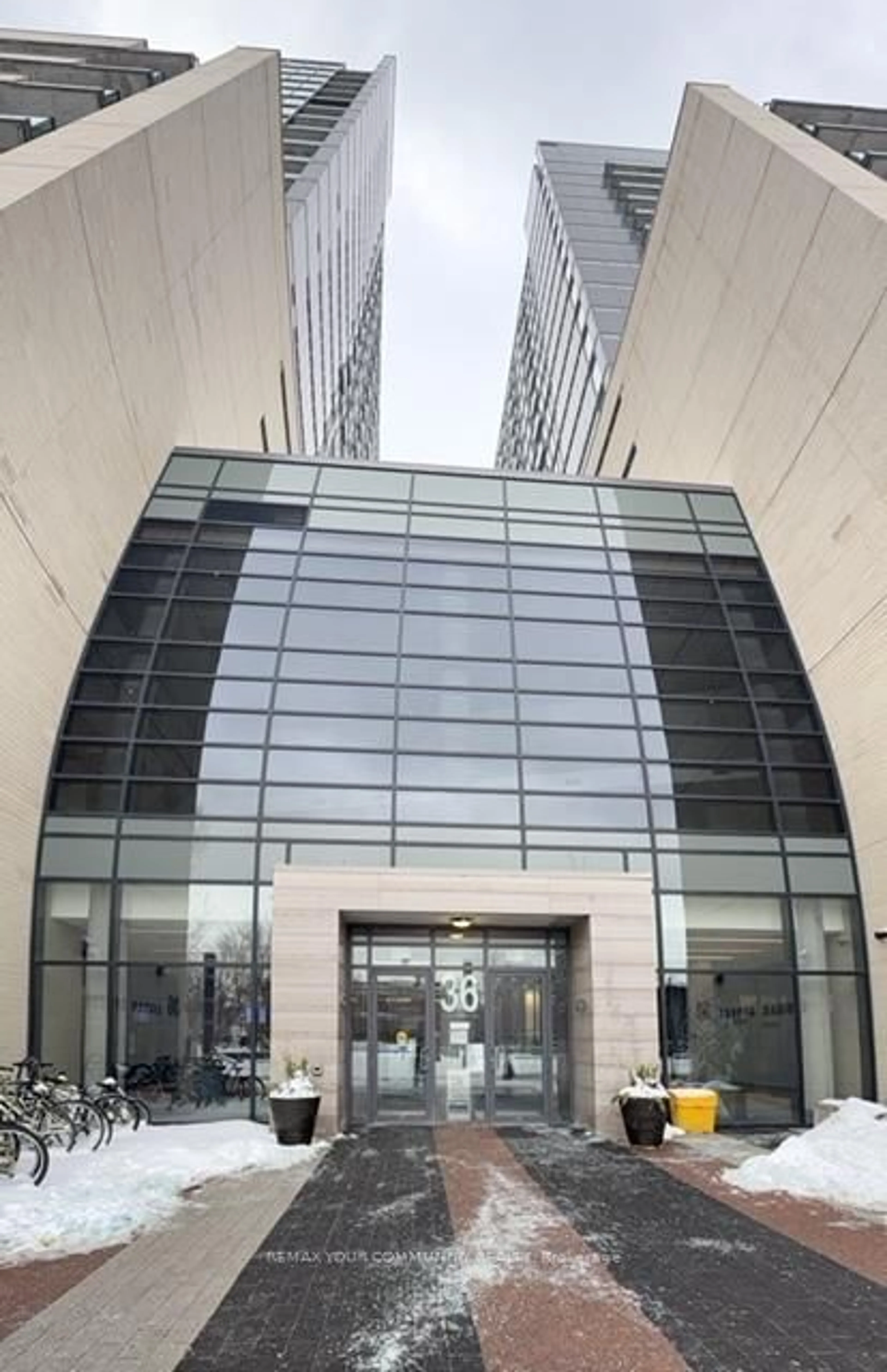 Indoor foyer for 36 Lisgar St #1511, Toronto Ontario M6J 0C7