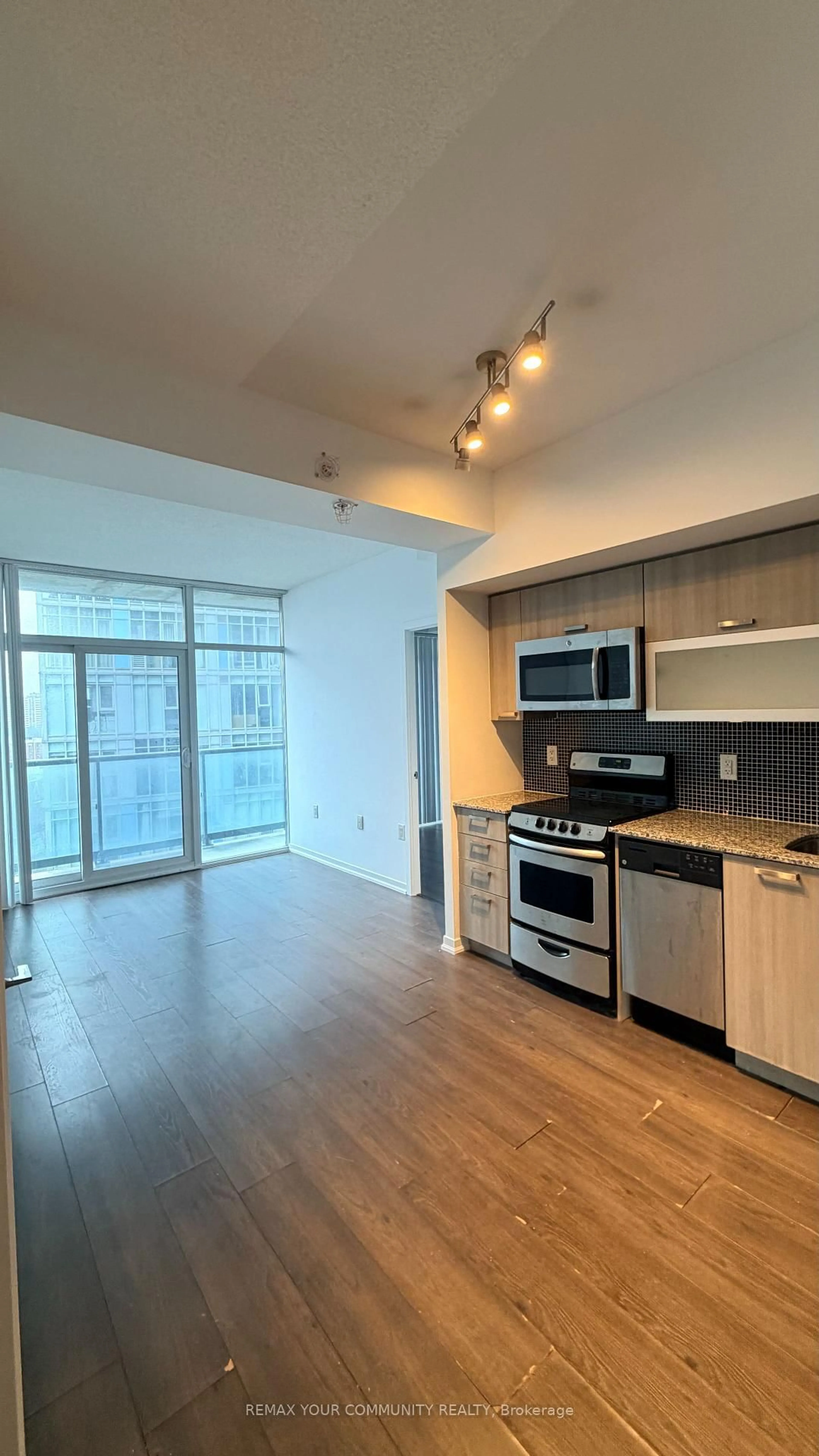 Unknown for 36 Lisgar St #1511, Toronto Ontario M6J 0C7