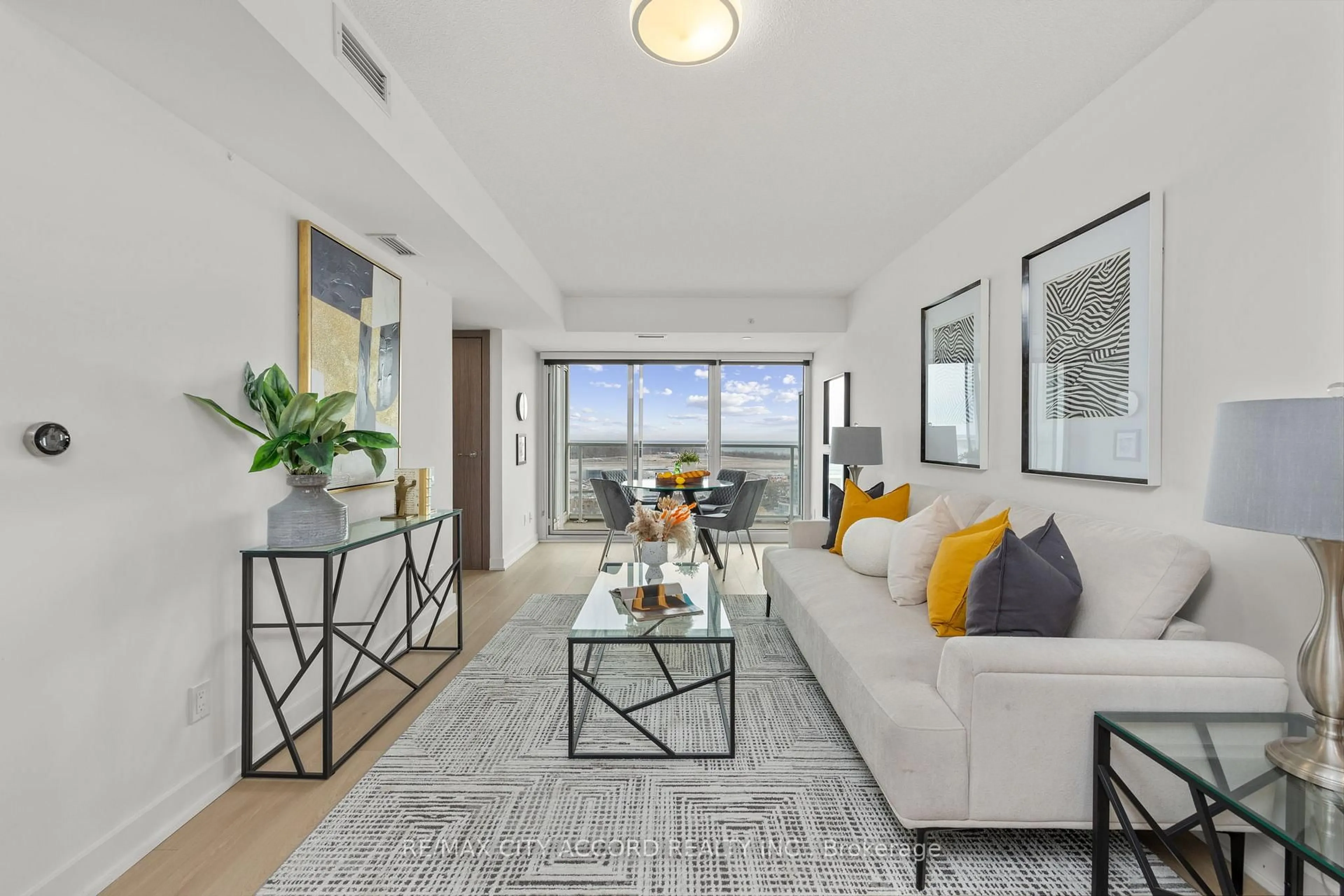 Living room with furniture, unknown for 17 Bathurst St #2015, Toronto Ontario M5V 0N1