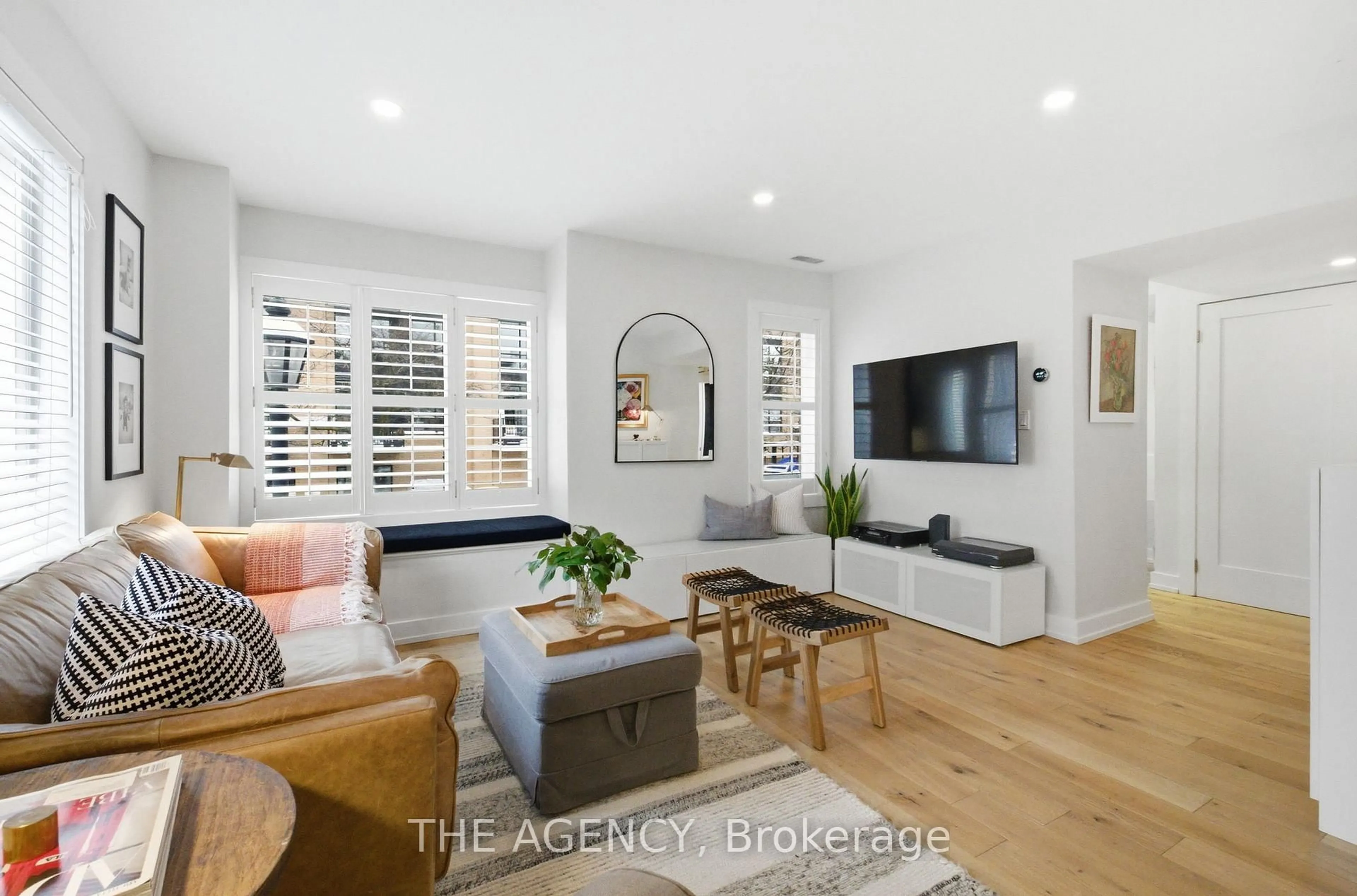 Living room with furniture, unknown for 208 Niagara St #26, Toronto Ontario M6J 3W5