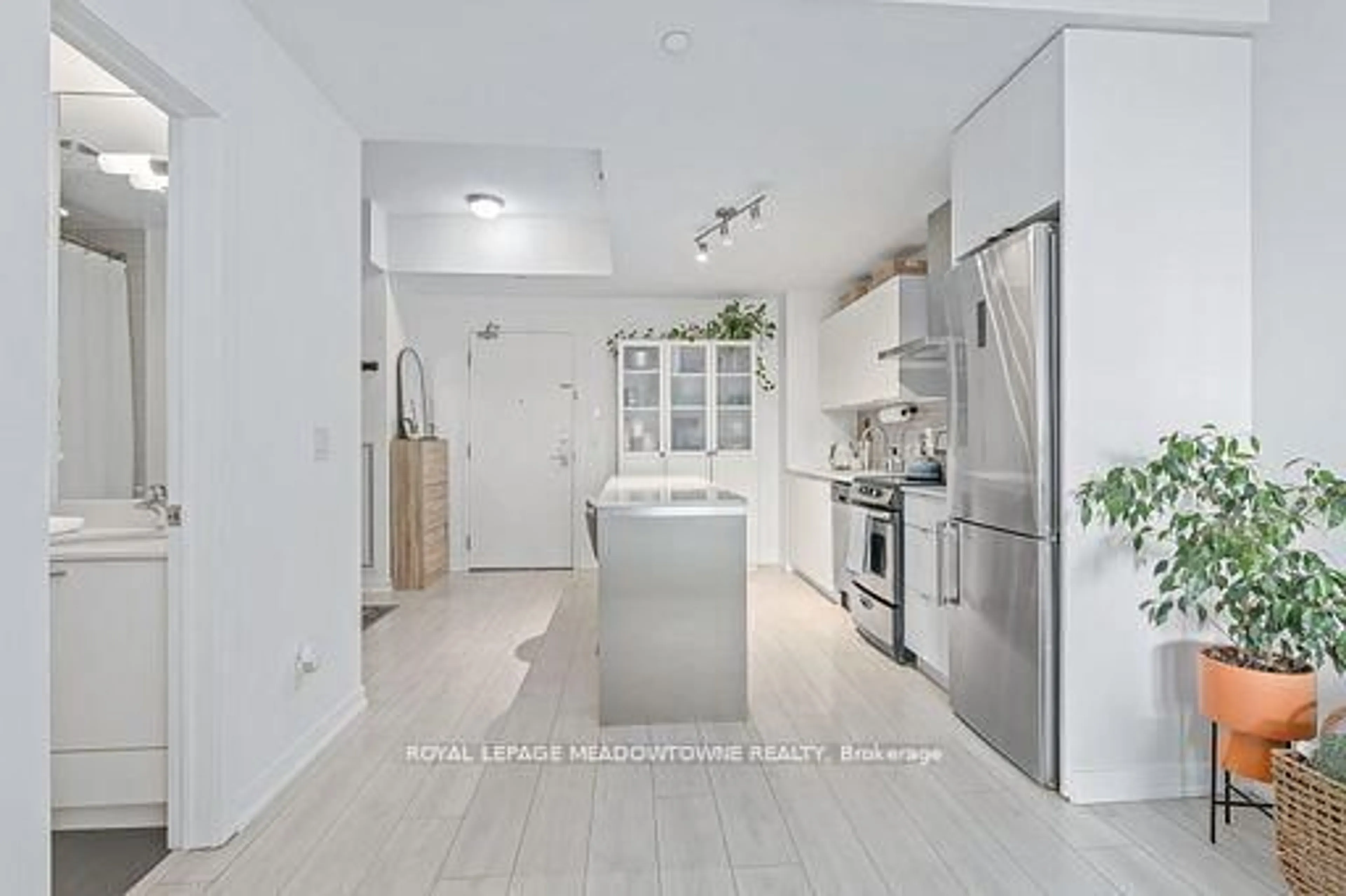 Open concept kitchen, ceramic/tile floor for 51 East Liberty St #510, Toronto Ontario M6K 3P8
