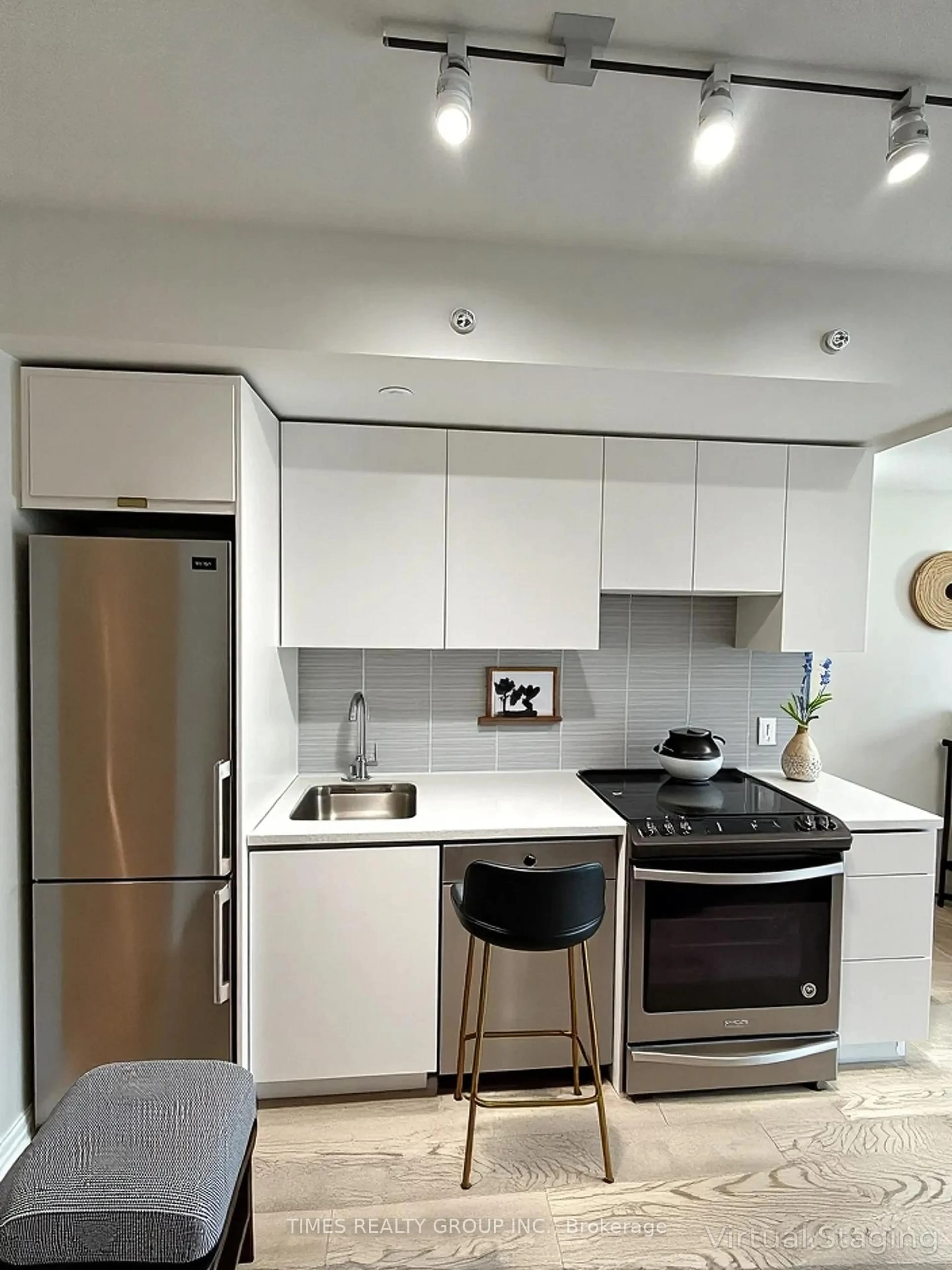 Standard kitchen, unknown for 60 Colborne St #607, Toronto Ontario M5E 1E3